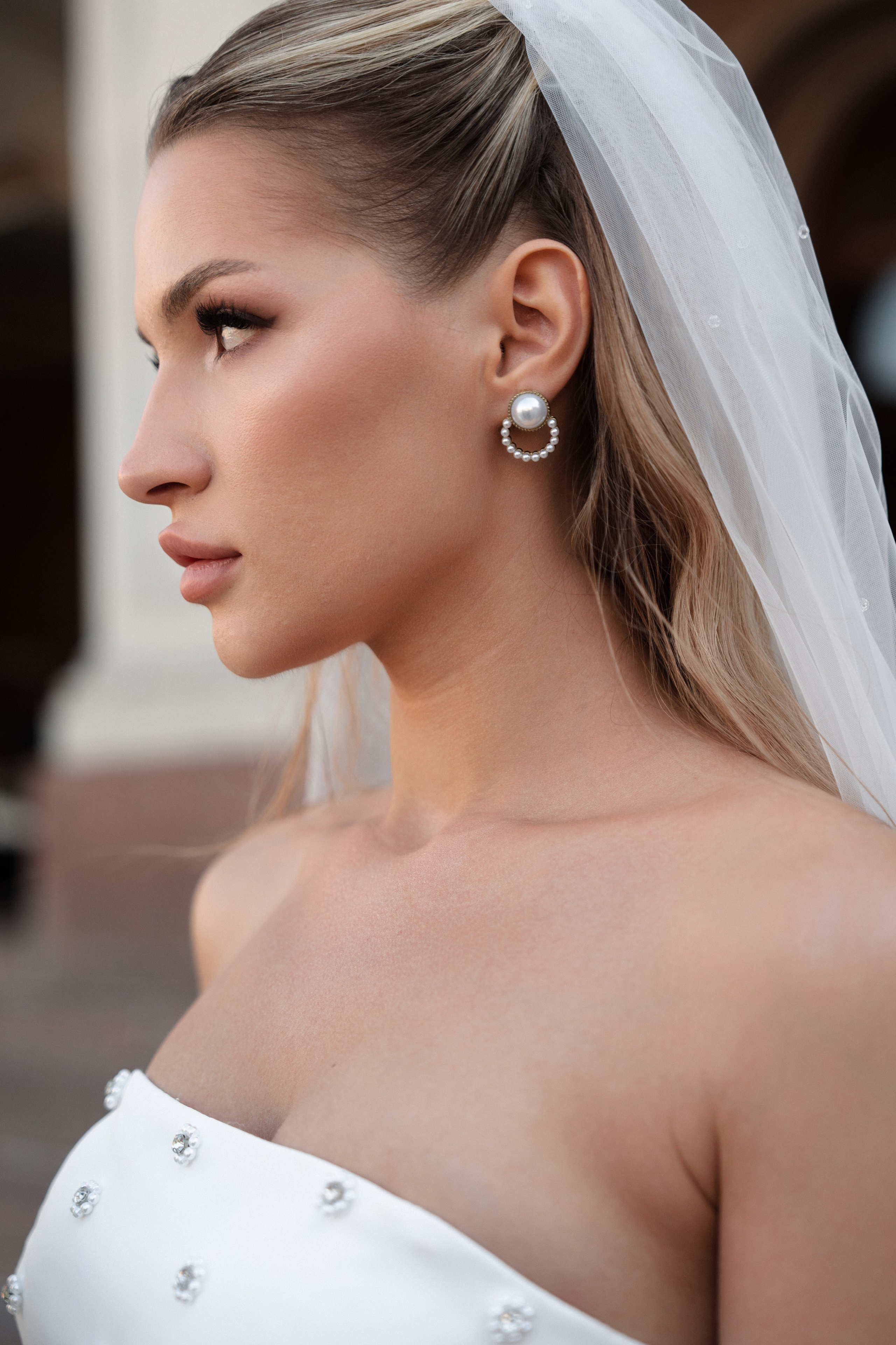 Виктория & Роман. Камерная городская свадьба в видовом ресторане в стиле современная классика. Свадебный фотограф организатор в Санкт-Петербурге Ассоль Опарина