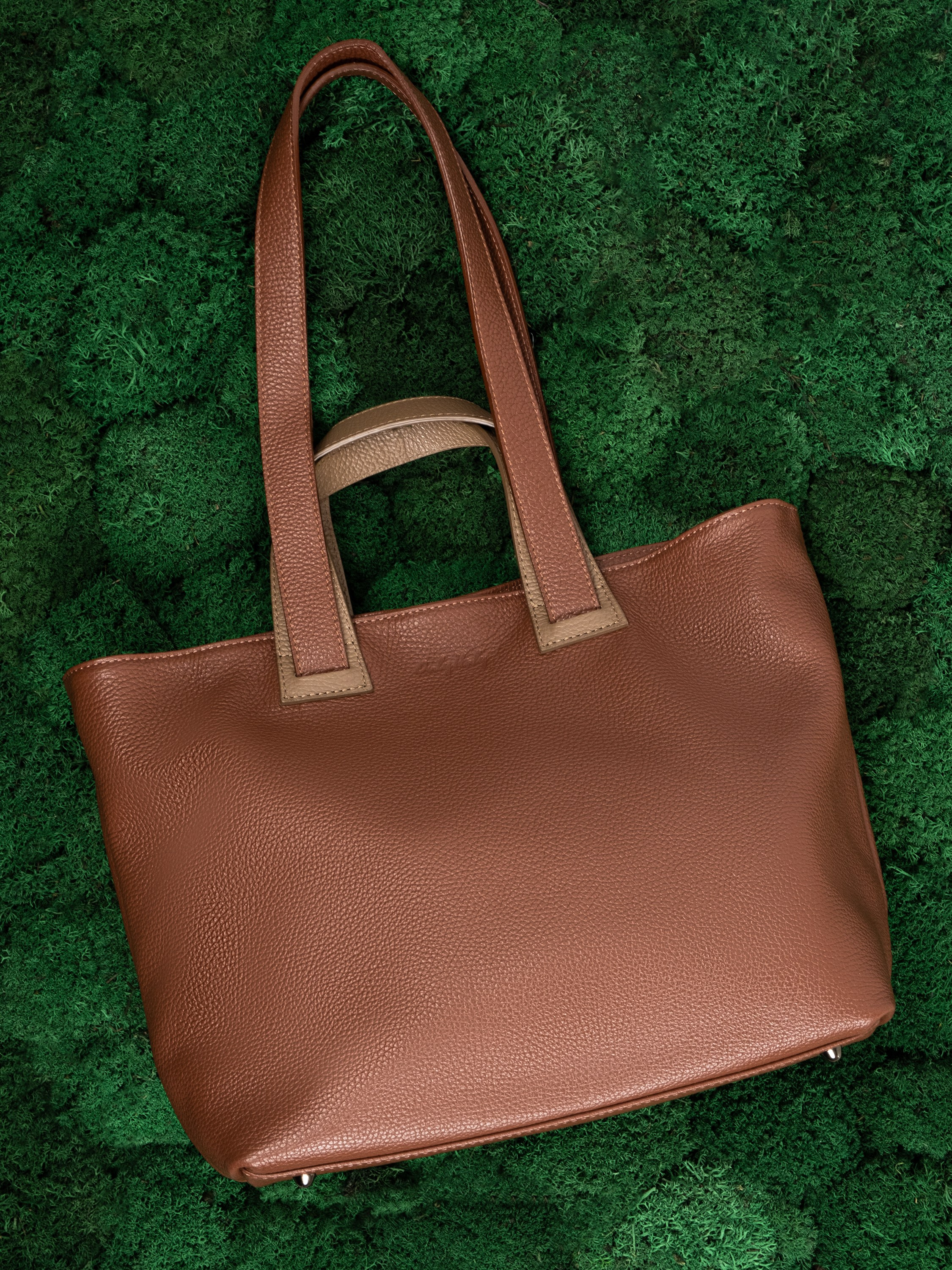 Предметная съёмка сумок для маркетплейсов. Предметный фотограф в Симферополе Антон Катунин