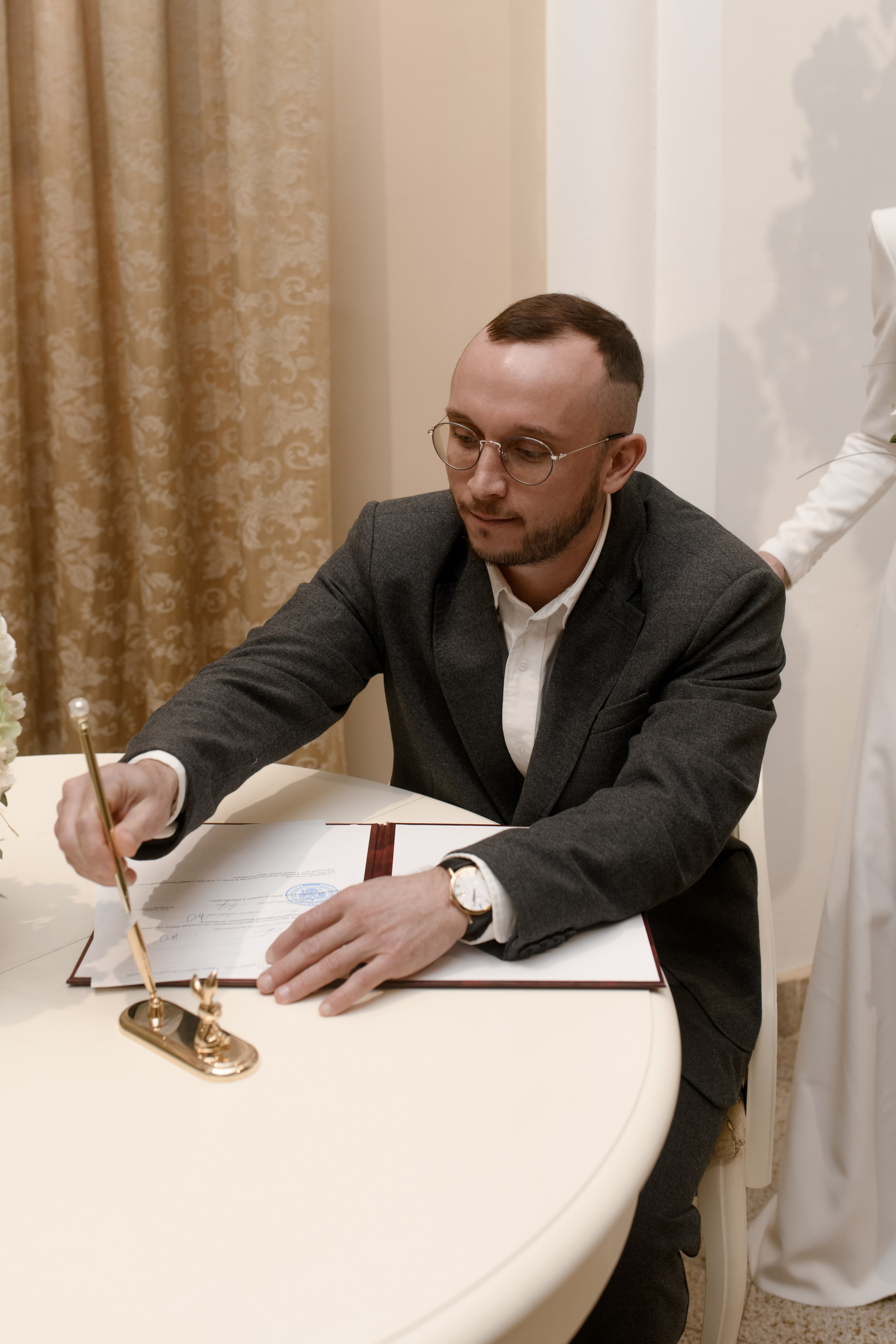 Регистрация Анастасии и Никиты — Краеведческий музей. Свадебный фотограф Екатеринбург/Челябинск — Любовь Волохова