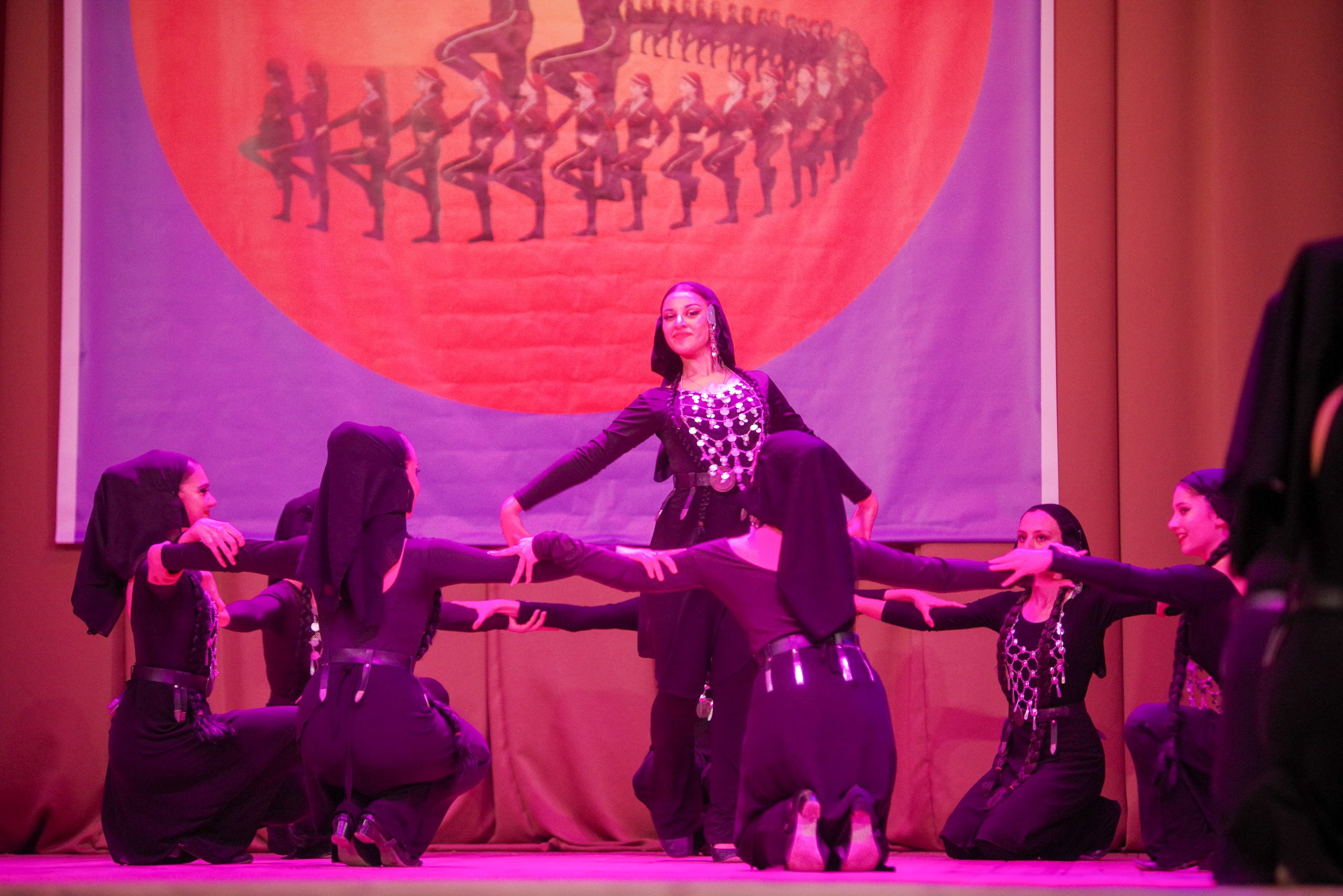 Грузинский танец. Портретный фотограф Денис Милютин