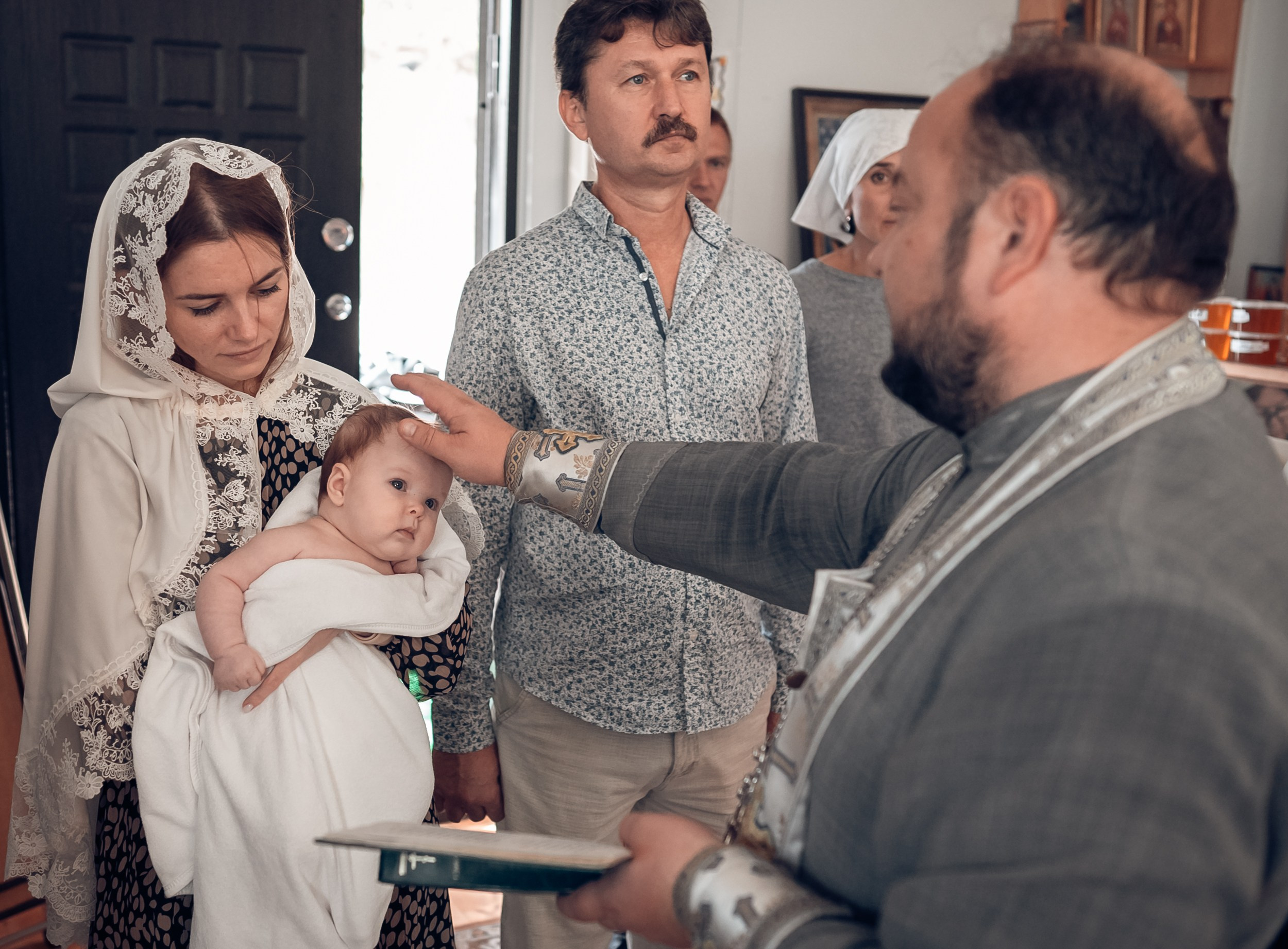 Крещение в храме Свт.Спиридона Тримифунтского г. Севастополь. Церковный фотограф Севастополь