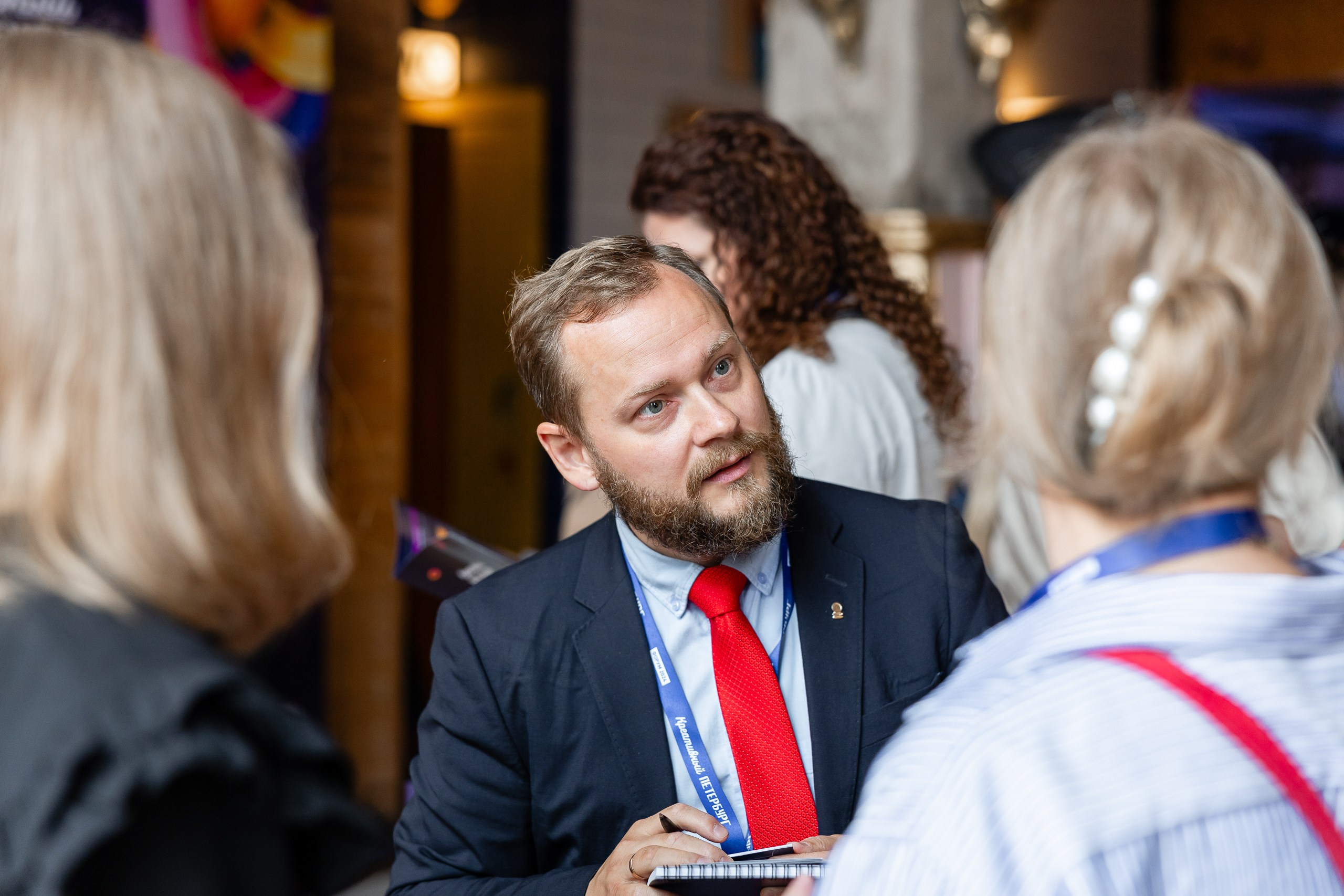 Форум «Креативный Петербург». Фотограф в Санкт-Петербурге — Сергей Петров