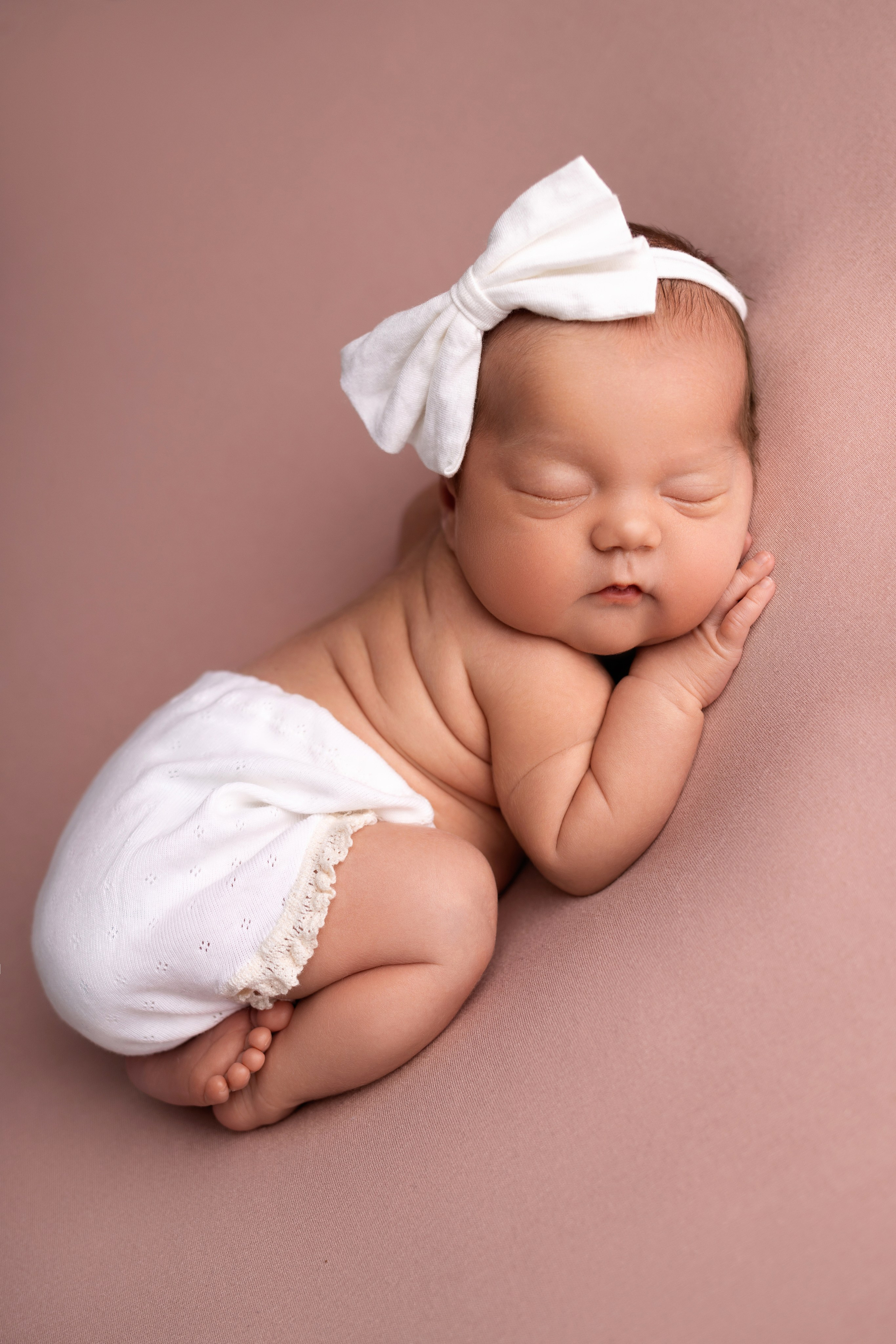 Классическая фотосессия малыша. Фотограф новорожденных малышей в Омске и Омской области Эльвира Камаева