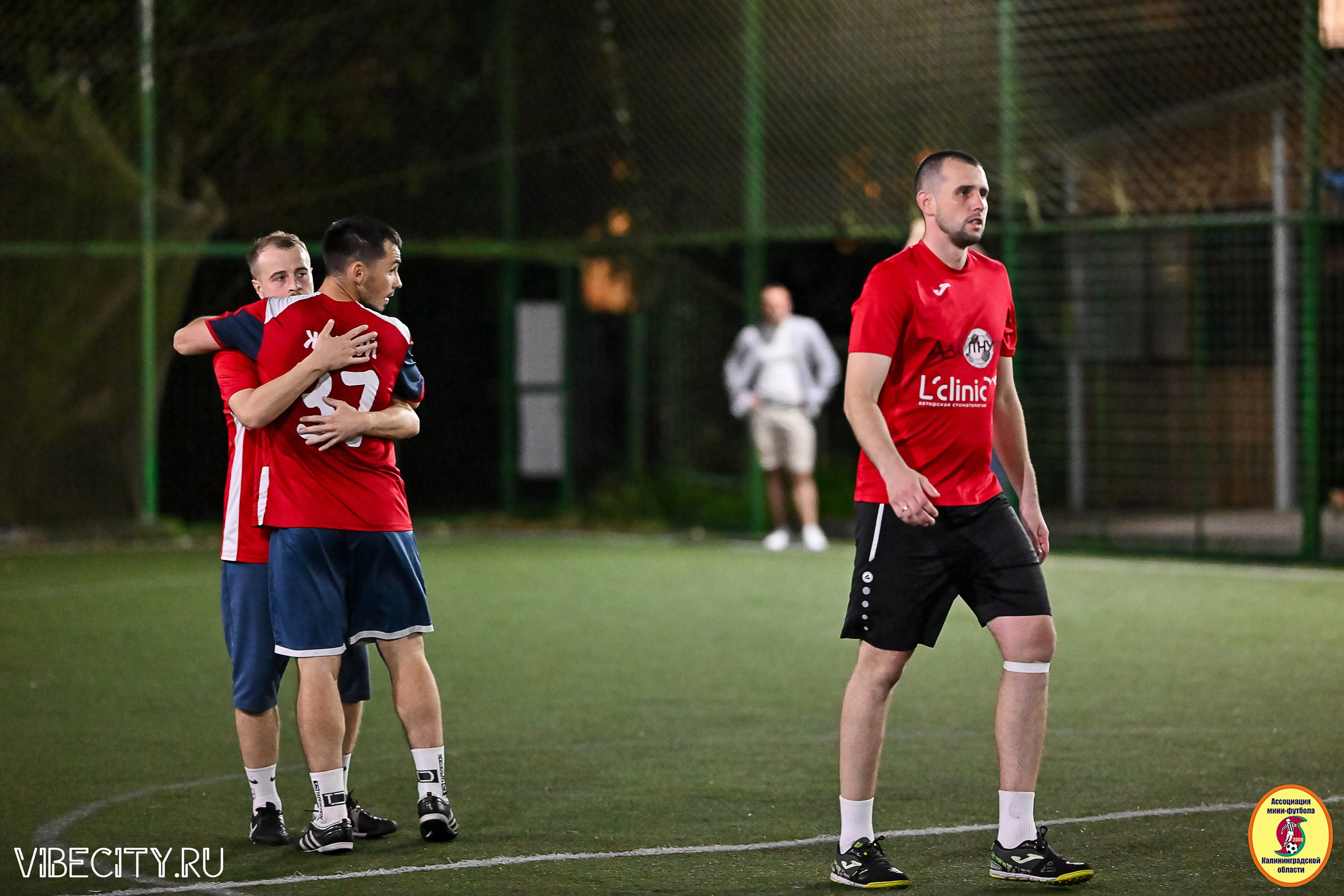 ФИНАЛЬНЫЕ ИГРЫ КУБКА МИНИ-ФУТБОЛЬНОЙ ЛИГИ И КУБКА КОРПОРАТИВНОЙ МФЛ 2025. VIBECITY.RU Вайб Сити Ру Фоторепортажи Фотоотчеты Калининград