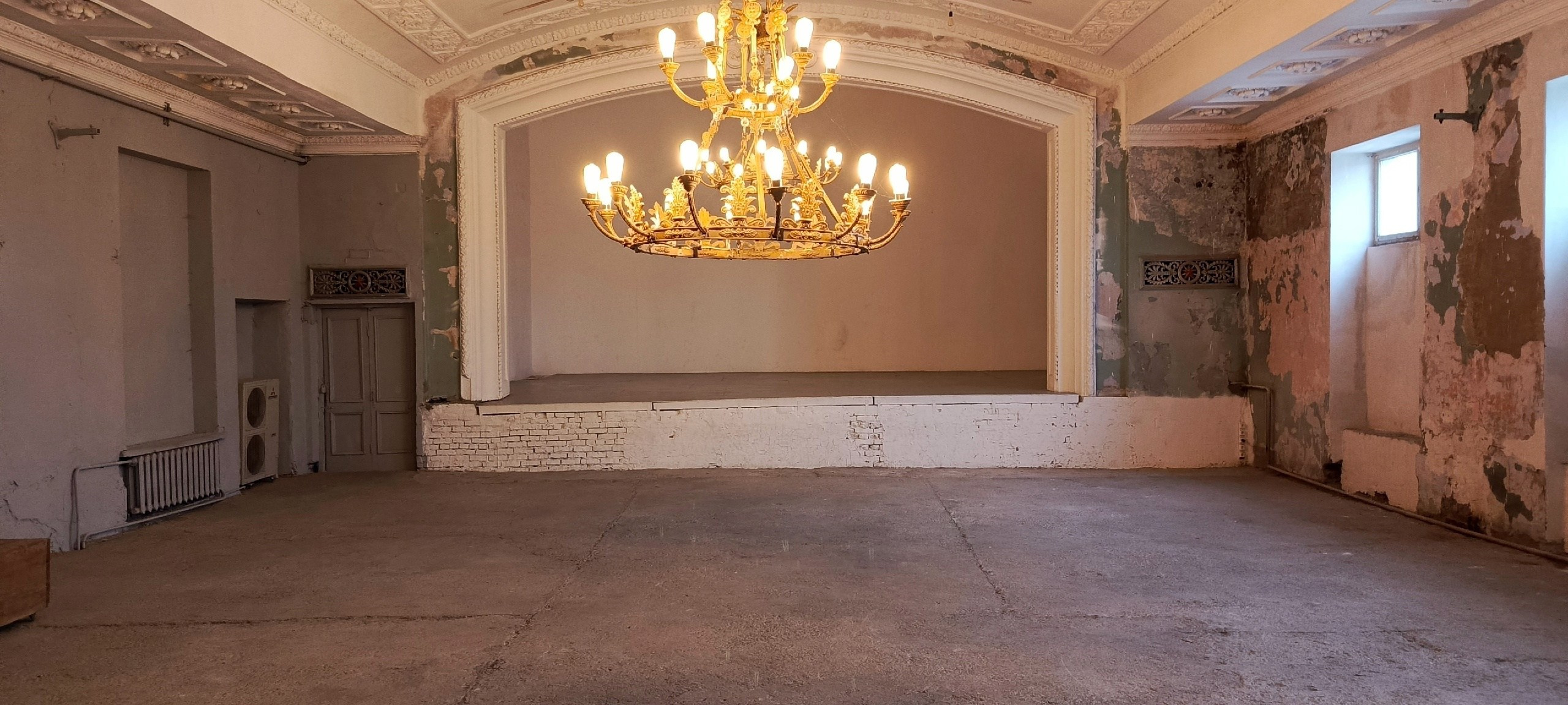 Зал «Стройка» 440 м²