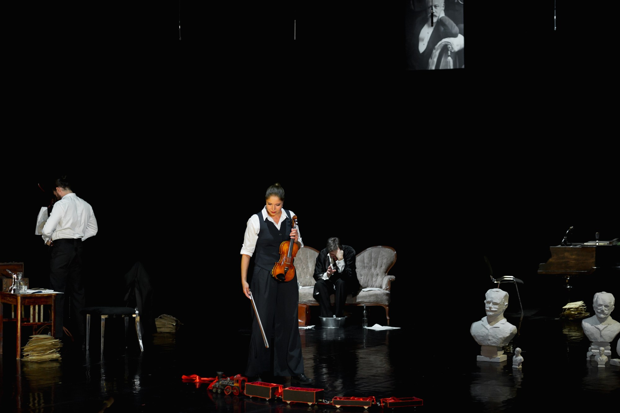 Спектакль Приглушенные голоса в Театре Эрмитажа (+репетиция). Семейный и портретный фотограф в Санкт-Петербурге Андрей Воробьев