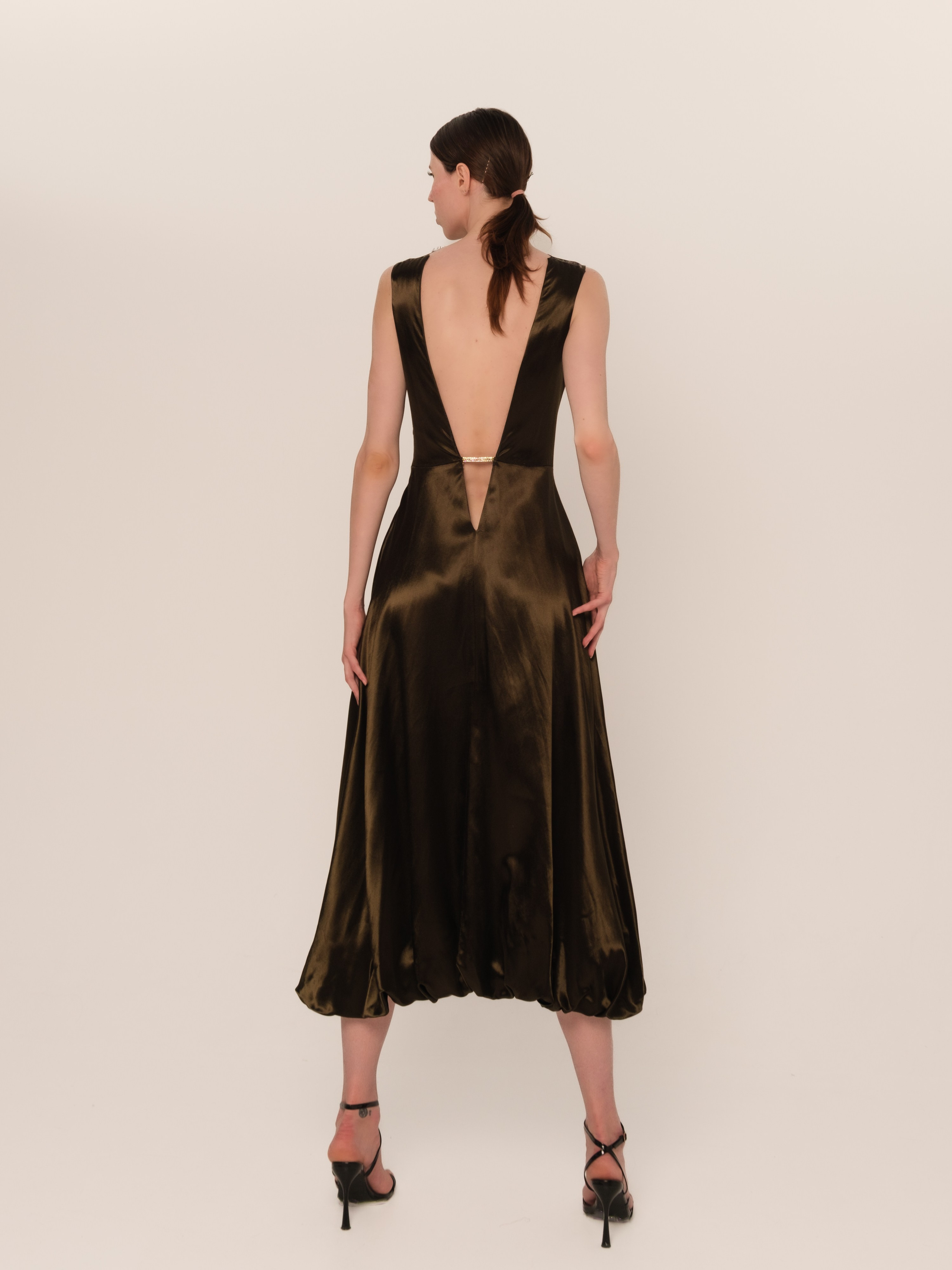 ZHAKOVA BRAND каталог. Мари — фотограф и видеограф из Москвы