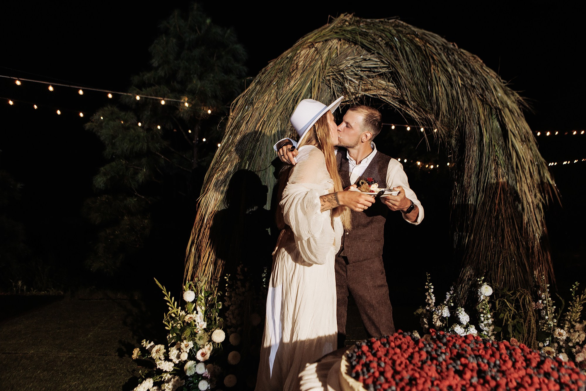 Костя и Даша 1.08.25. Свадебный фотограф Владивосток Алина Гевондова