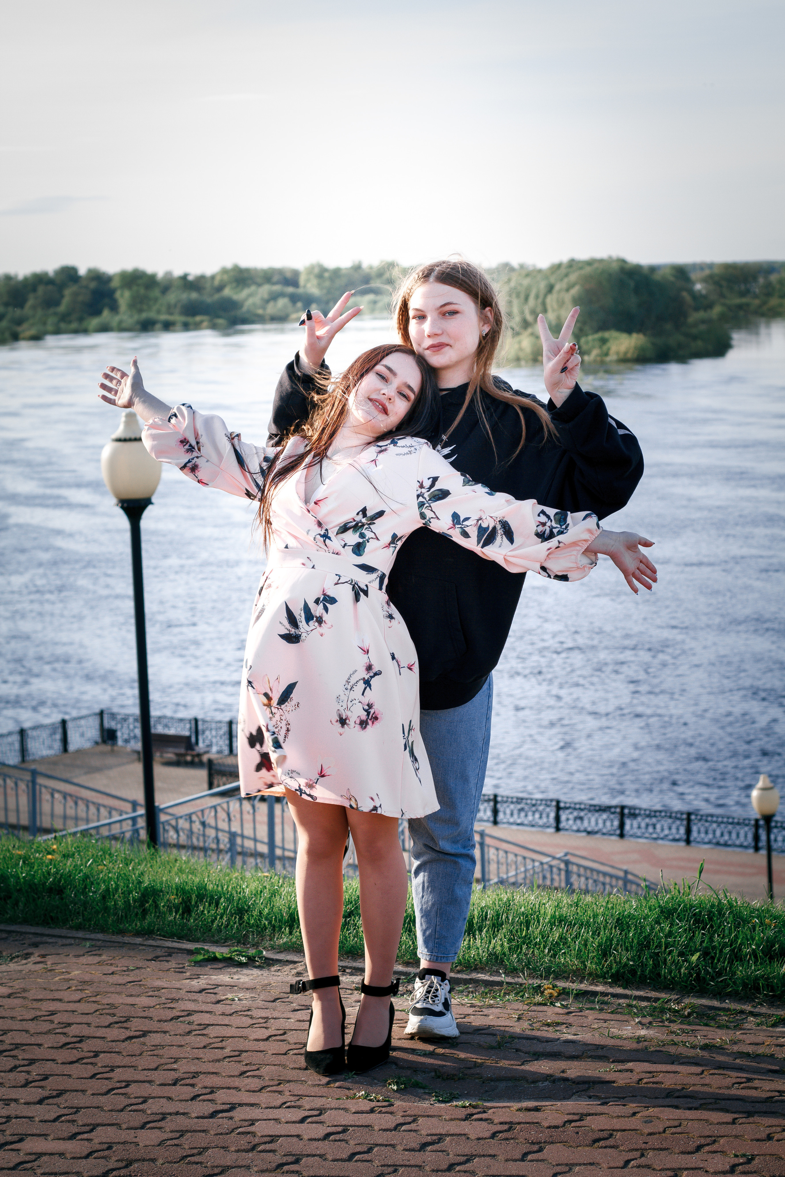 ✓ Выпускные съемки. Фотограф Юрий Якименко. Школьный, семейный и свадебный фотограф в Гоме