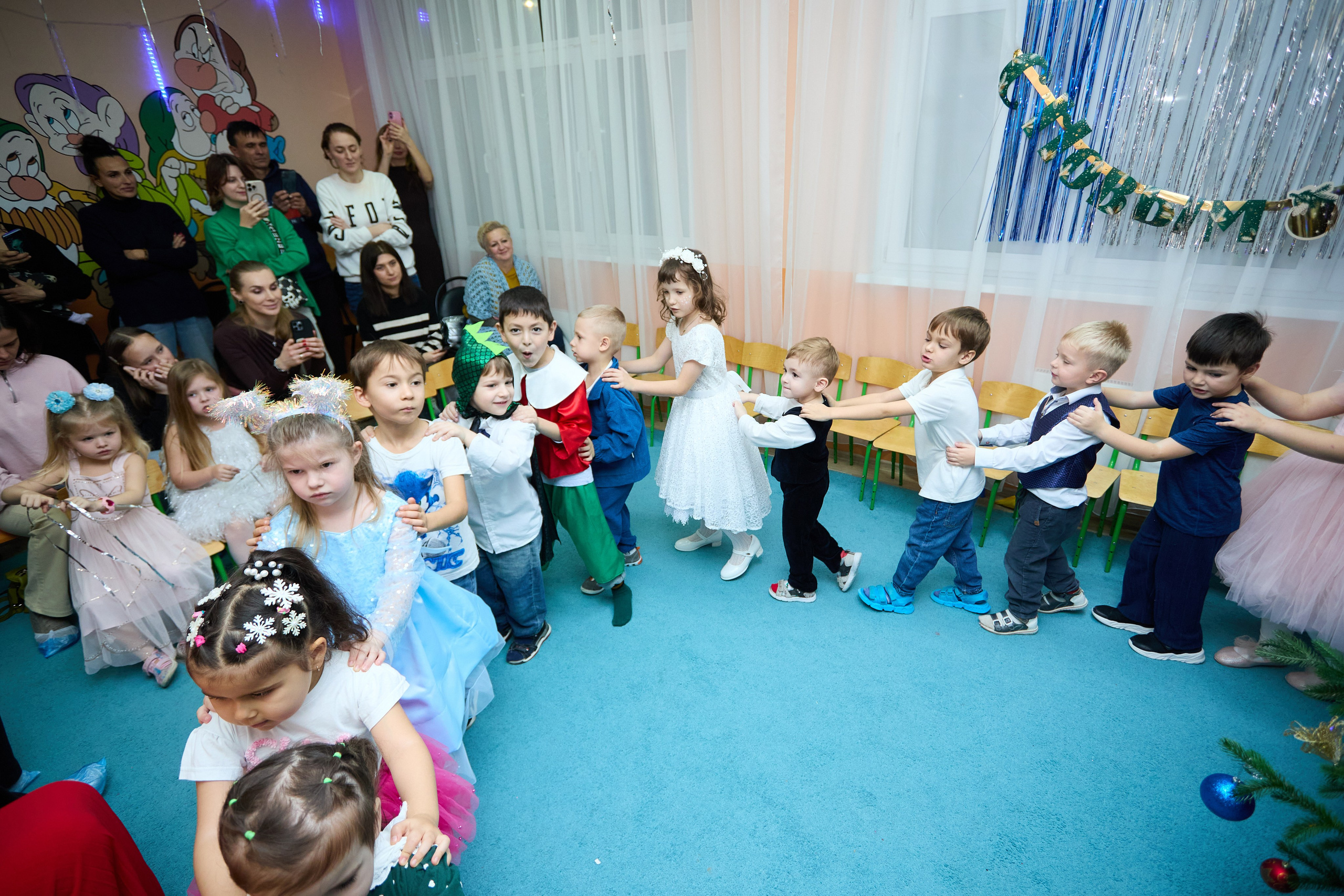 ЕЛКА «Белоснежка-school». Фотограф Михаил Коган — Москва 89267284460