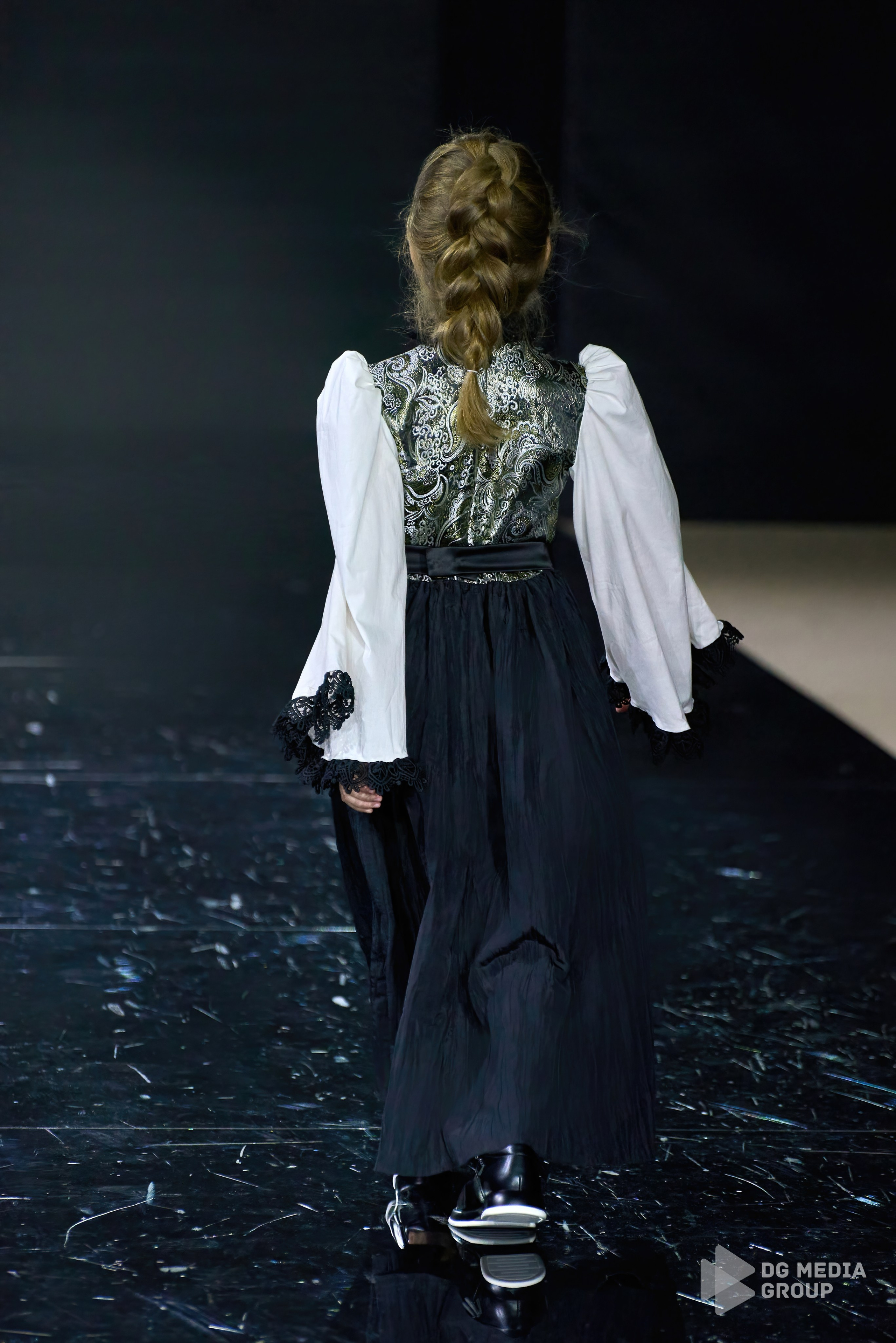 Giza | sfw 2025 | the fragment. DG MEDIA GROUP | Контент для модных показов и концертов