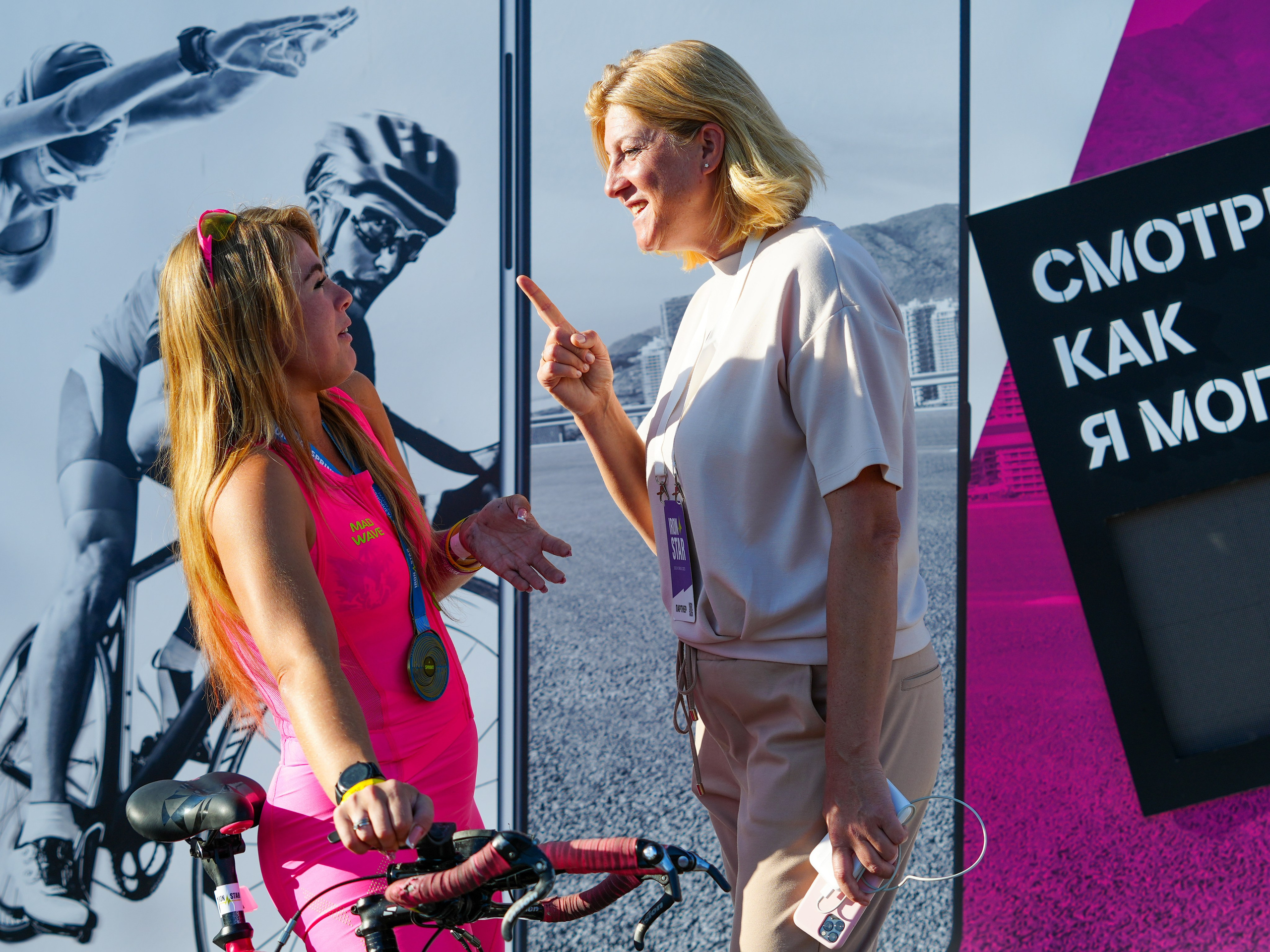 Фотоотчет партнерской интеграции для компании TELE2 на фестивале Ironstar. Репортажный фотограф в Красной Поляне и Сочи Павлюченко Екатерина