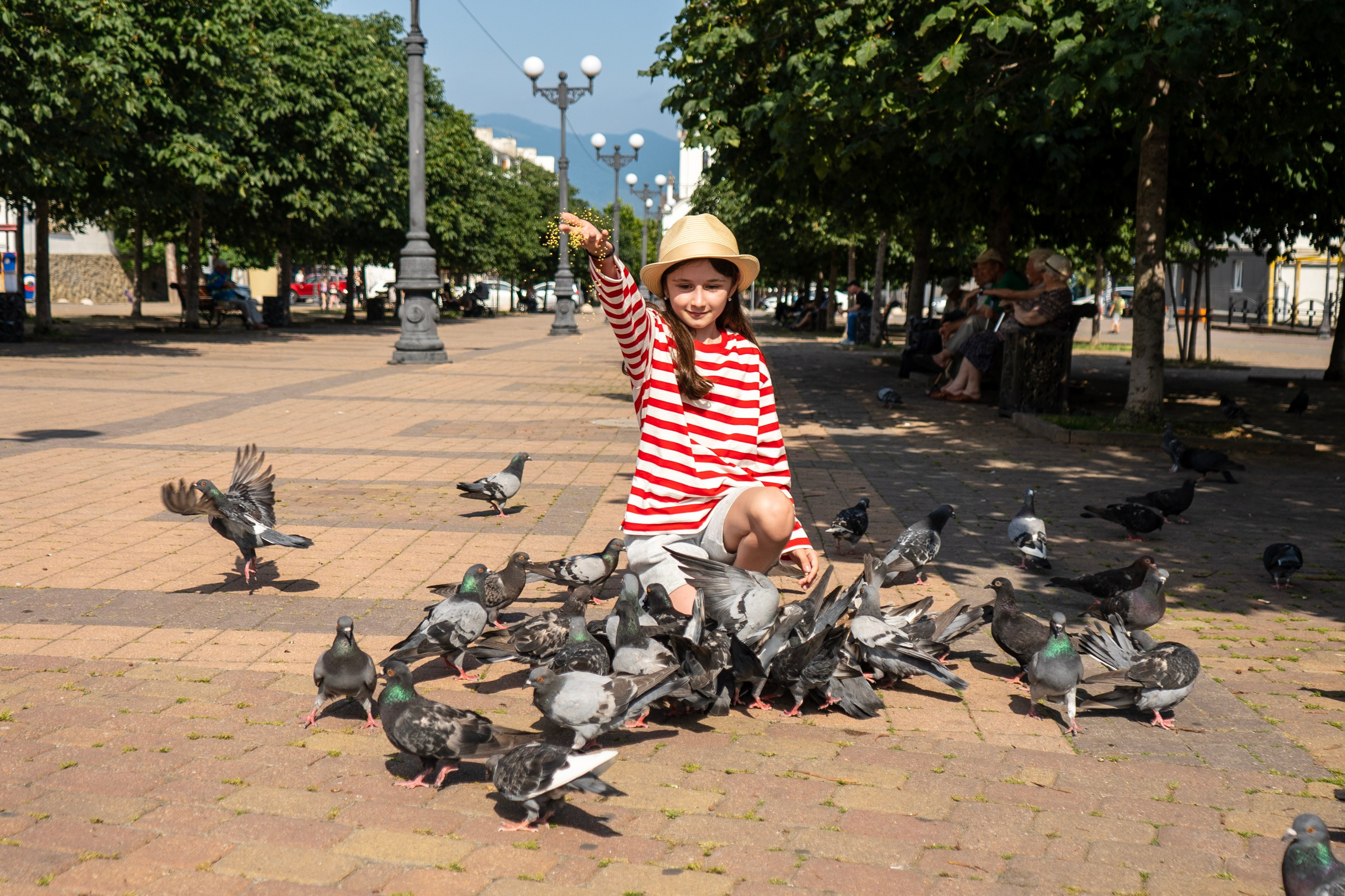 Съемка в центре Новороссийска. Семейный и детский фотограф Екатерина Черняева. Снимаю портреты, love story, фотопрогулки, работаю на улице, в кафе, студии, дома у клиента