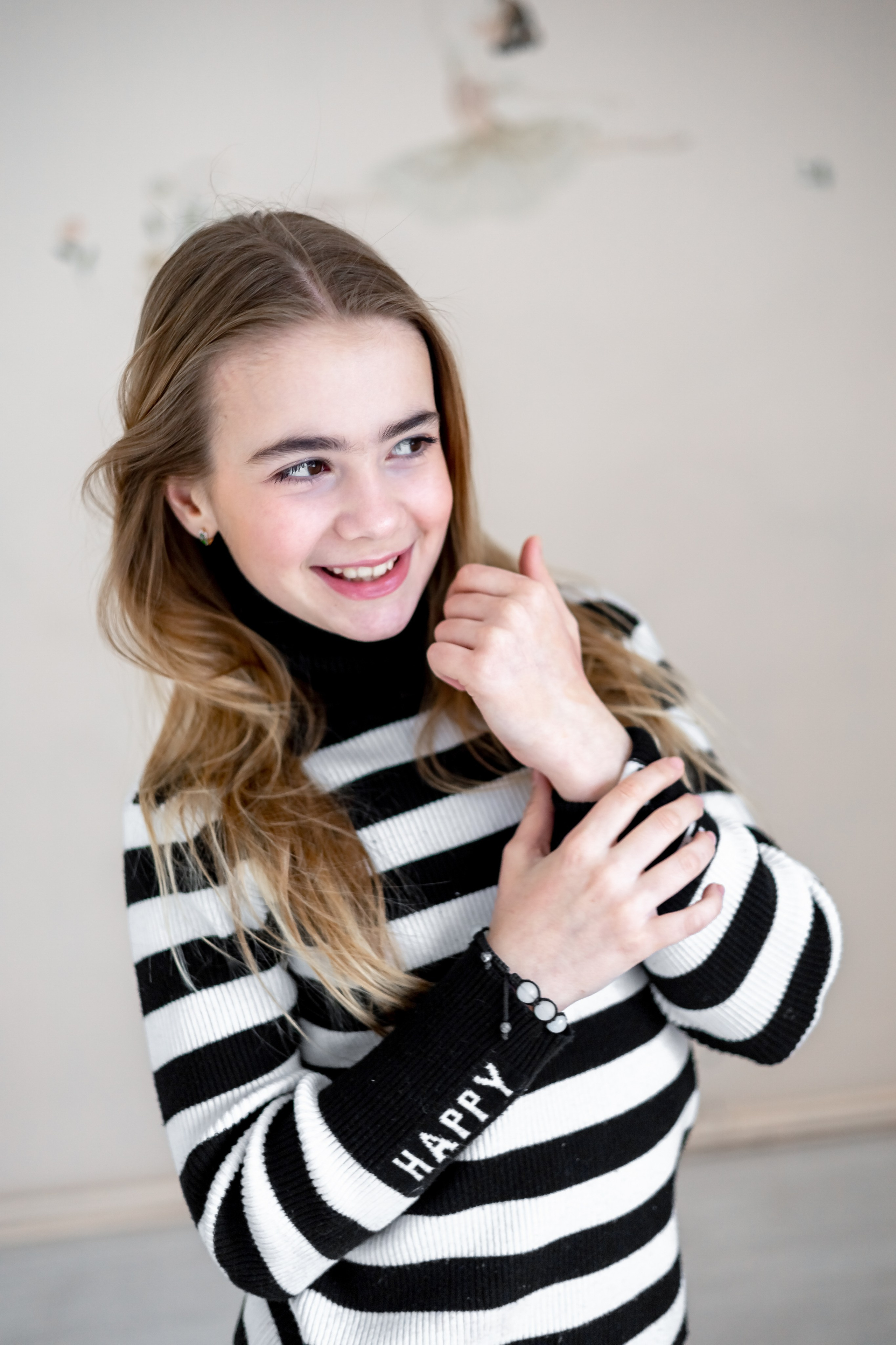 Мастер-класс макияжа для Полины и Лизы. Школа для девочек во Владивостоке — Само Совершенство