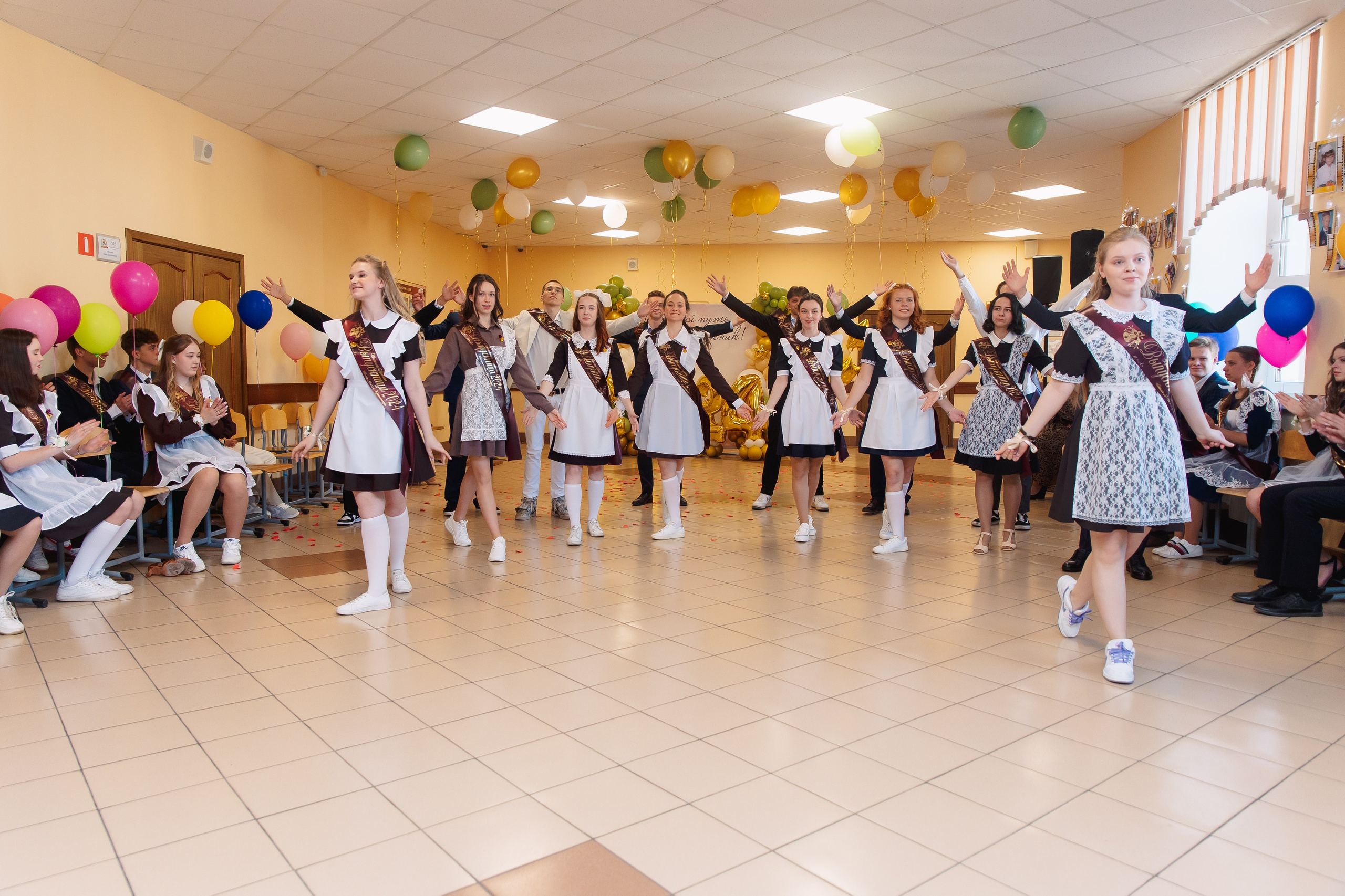 Последний звонок. Фотограф в Кронштадте и Санкт-Петербурге Анастасия Коваленко