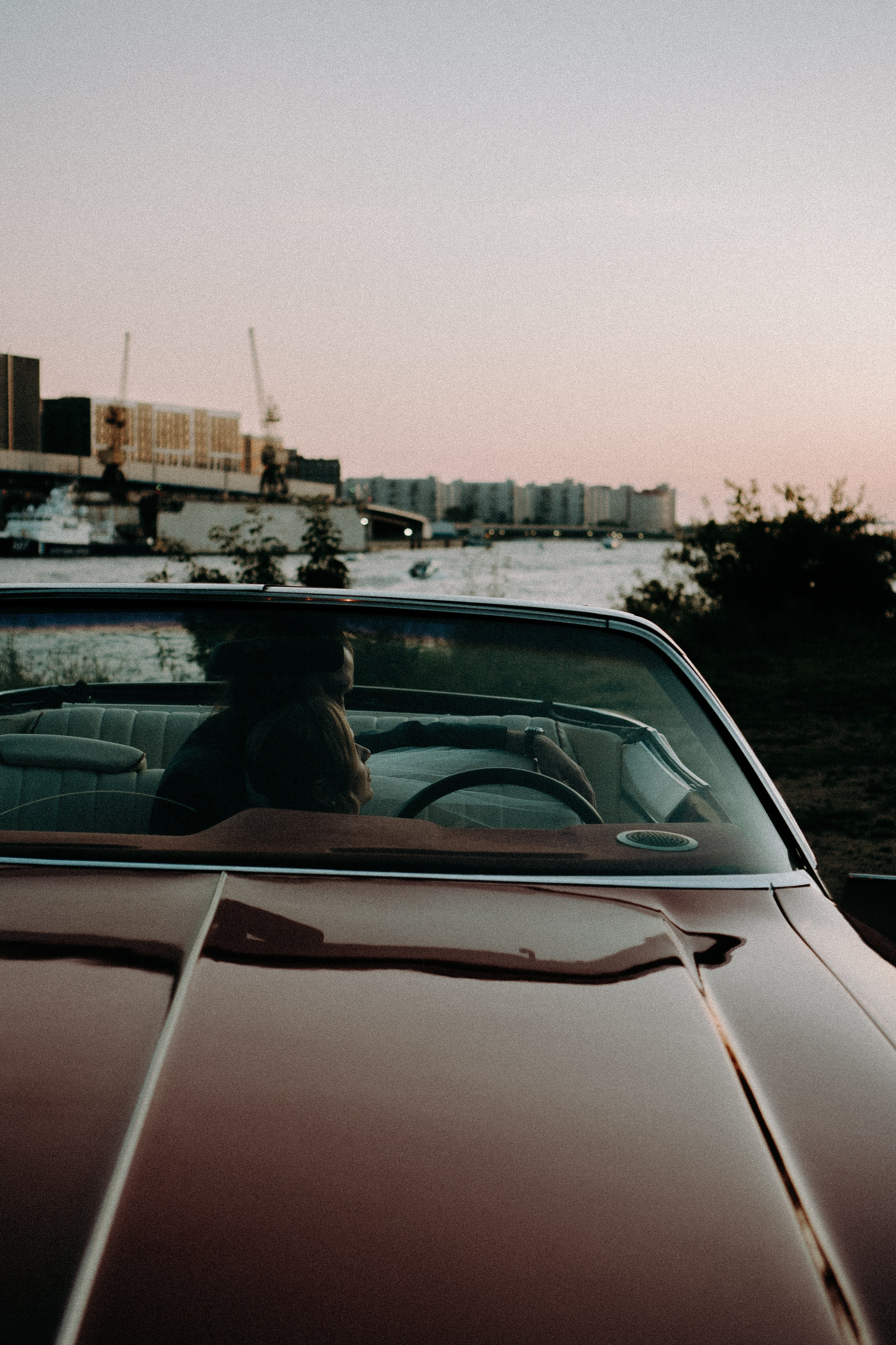 СВАДЕБНАЯ СЬЕМКА ВОЗЛЕ МСОТА БЕТАНКУРА НА КАБРИОЛЕТЕ. Профессиональный фотограф, Санкт-Петербург — Виктория Богомолова