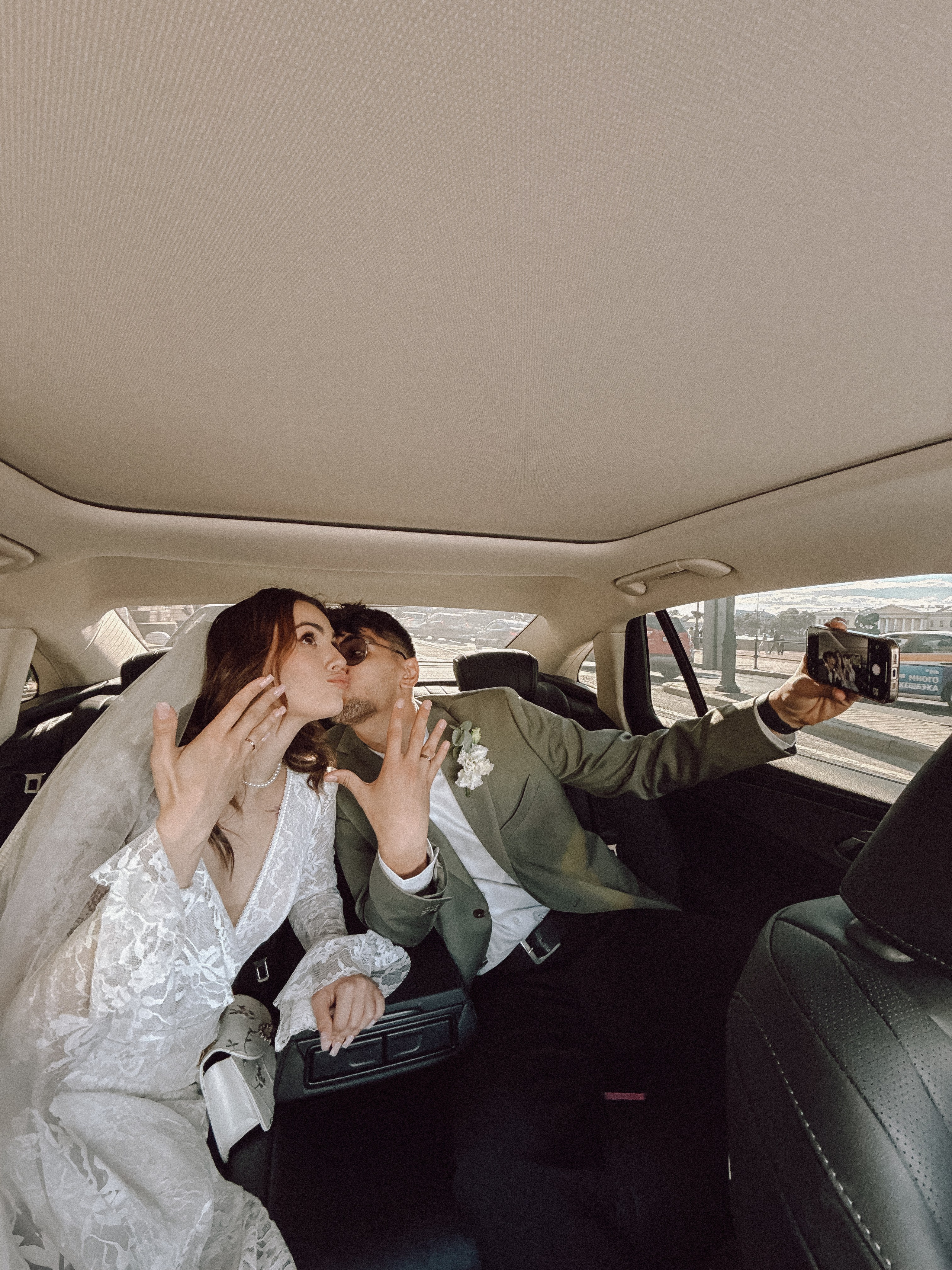 ФОТО НА ТЕЛЕФОН ВО ВРЕМЯ БРАКОСОЧЕТАНИЯ В ПЕРВОМ ДВОРЦЕ И ПРОГУЛКИ. Профессиональный фотограф, Санкт-Петербург — Виктория Богомолова