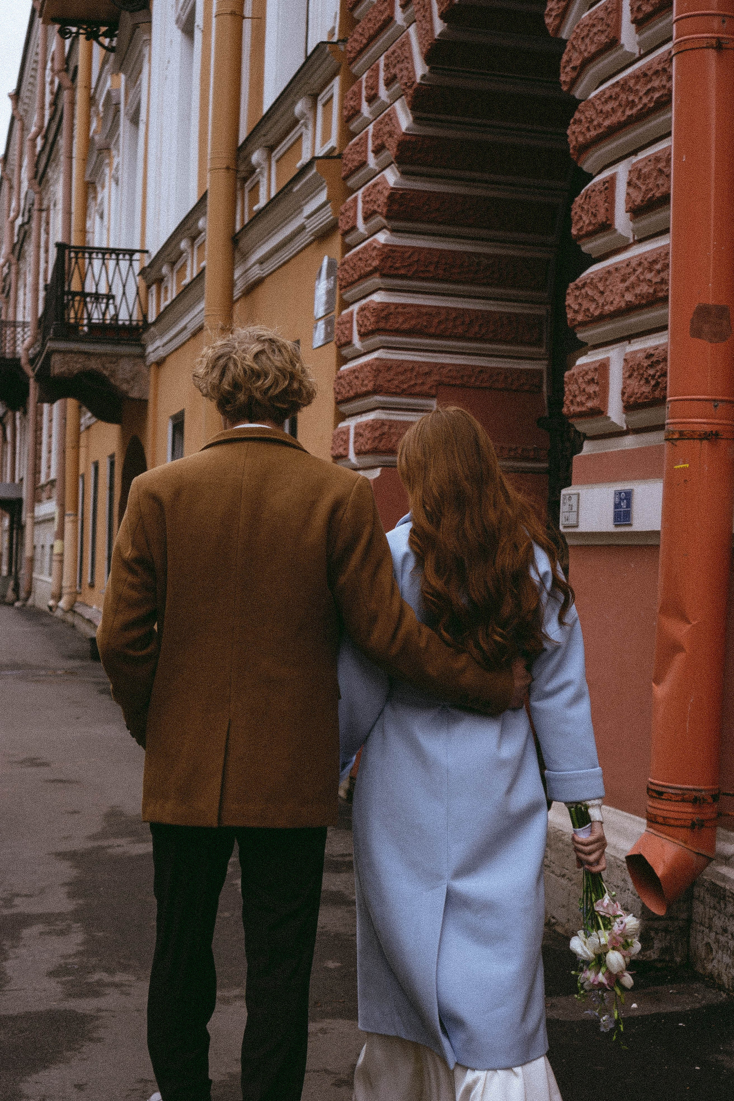 СВАДЕБНАЯ СЬЕМКА В ОТЕЛЕ. СБОРЫ ЖЕНИХА И НЕВЕСТЫ И ТАКЖЕ ТОР И ПОДГОТОВКА К ПРОГУЛКЕ И ПРОГУЛКА ПО ПЕТРОГРАДКЕ. Профессиональный фотограф, Санкт-Петербург — Виктория Богомолова