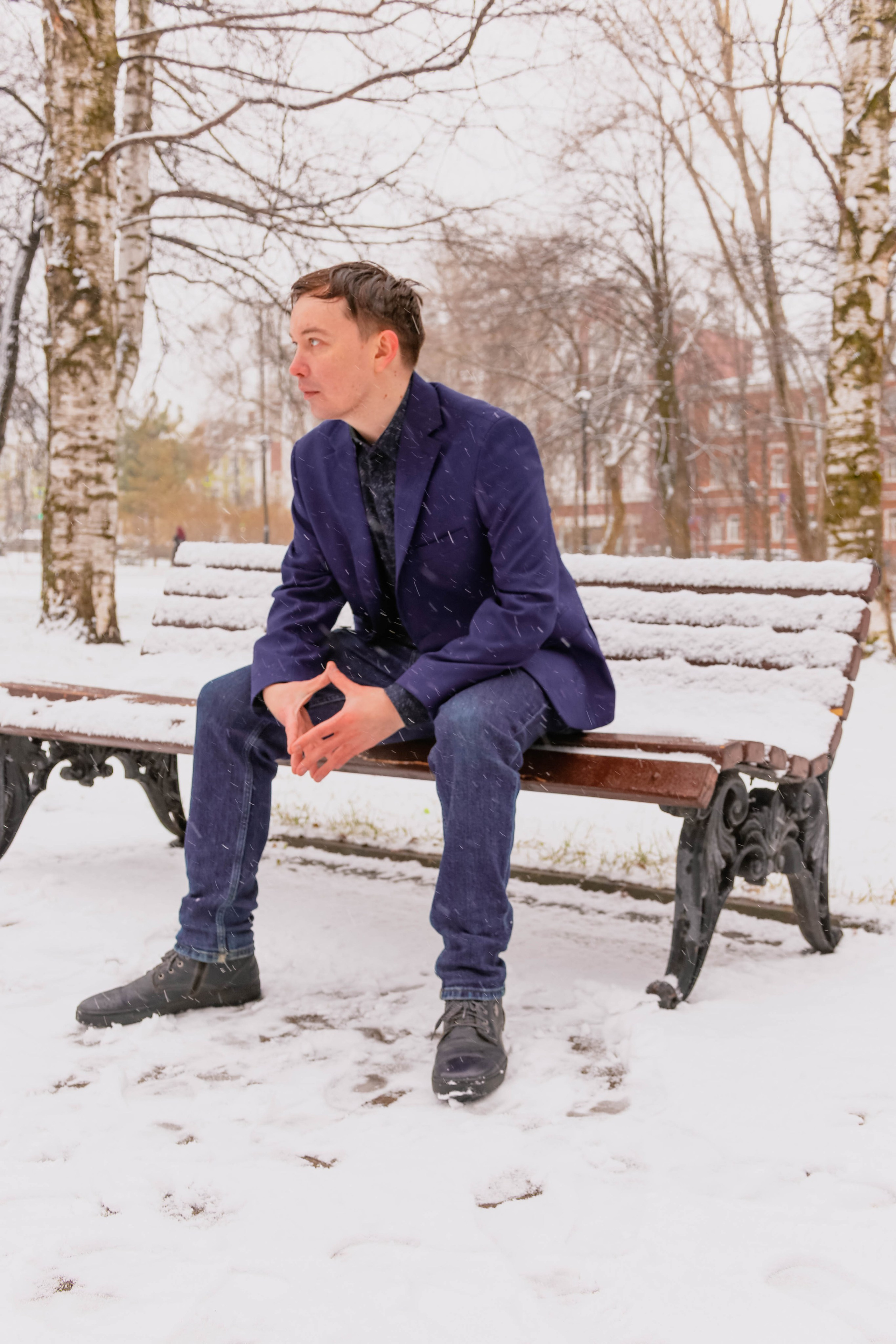 Фотограф Никита на улице. Фотограф Пермь. Фотосессия в фотостудии Перми и на свежем воздухе