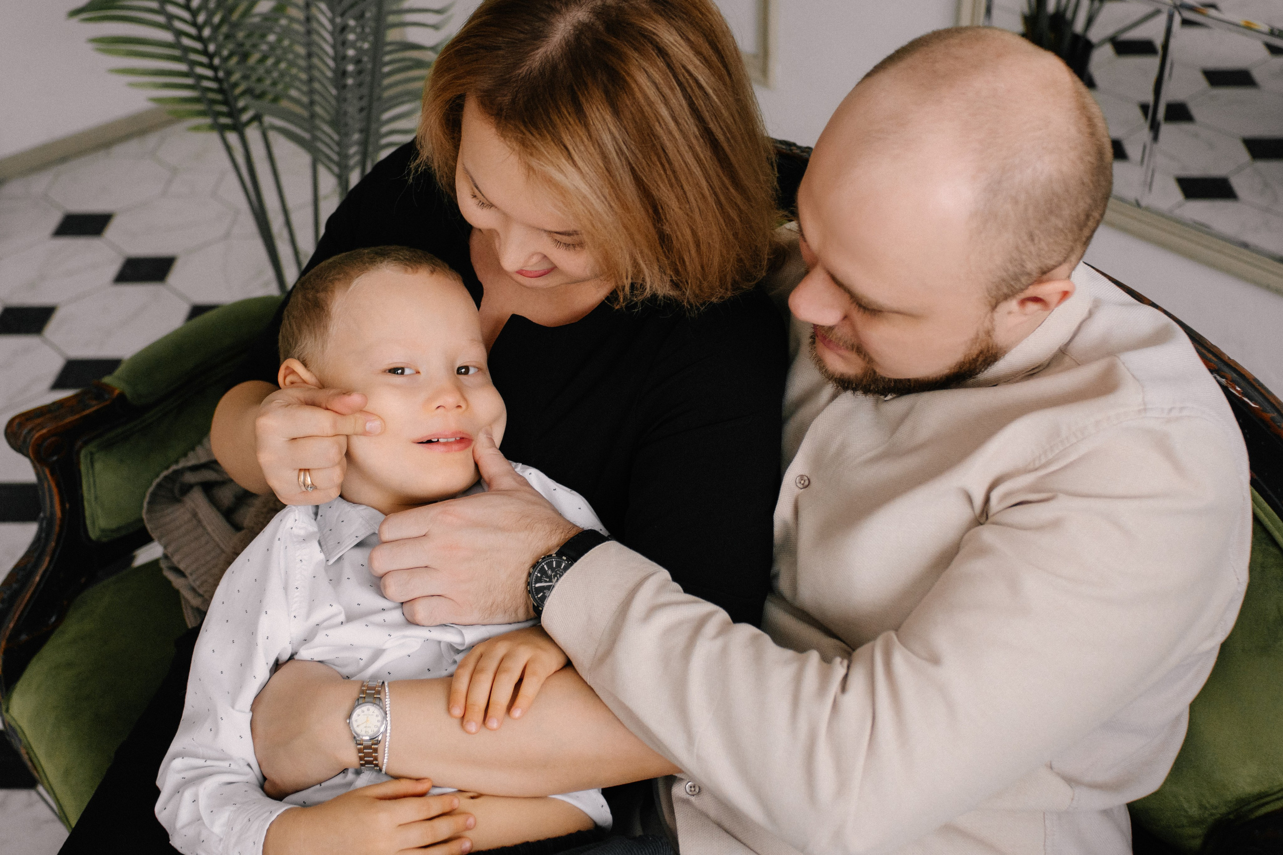 Саша и родители. LeonaStage. Фотограф в Челябинске Любовь Денисенко