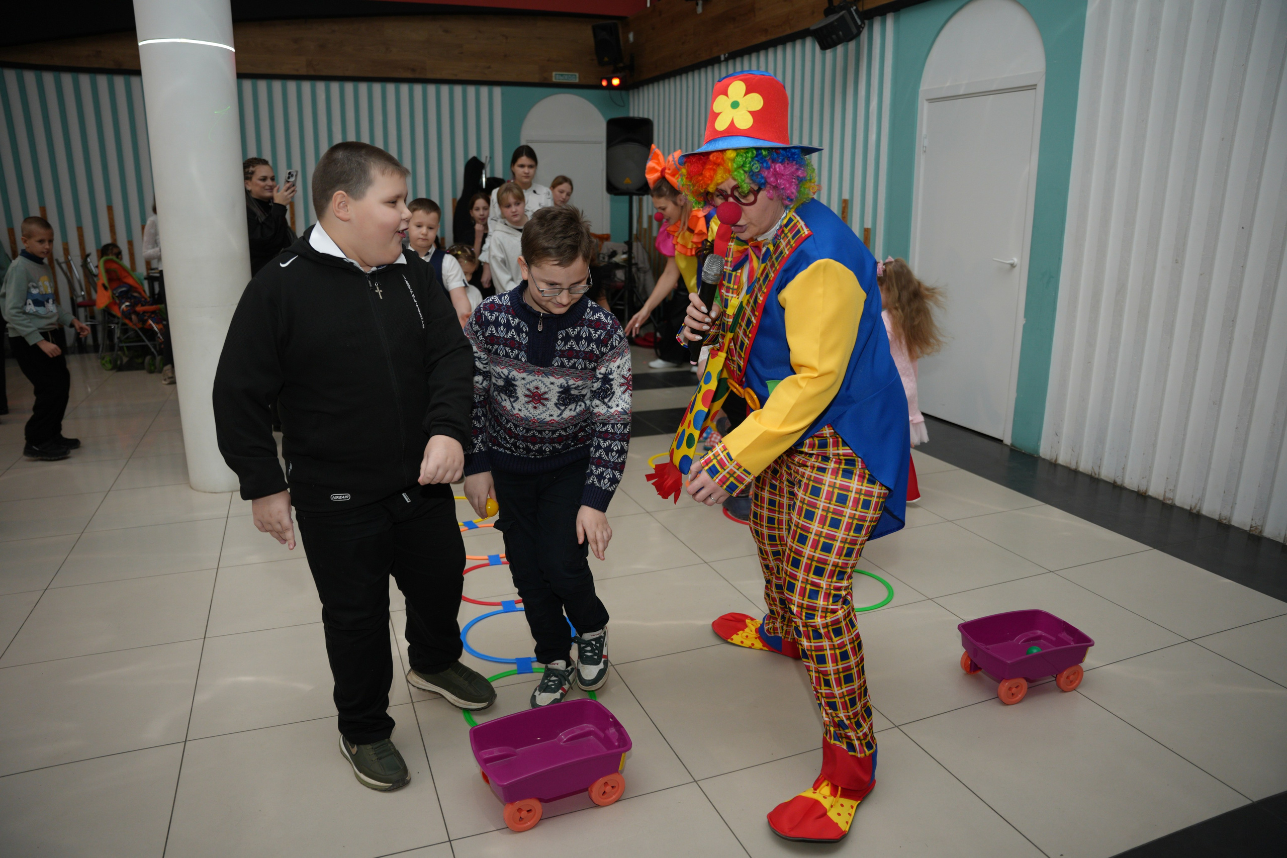 Социально —благотворительная акция «Ты в этом мире не один», посвященная Международному дню инвалидов. ВЫПУСКНЫЕ АЛЬБОМЫ, Школьный фотограф, семейный и свадебный в Саратове и области Ольга Плаксина