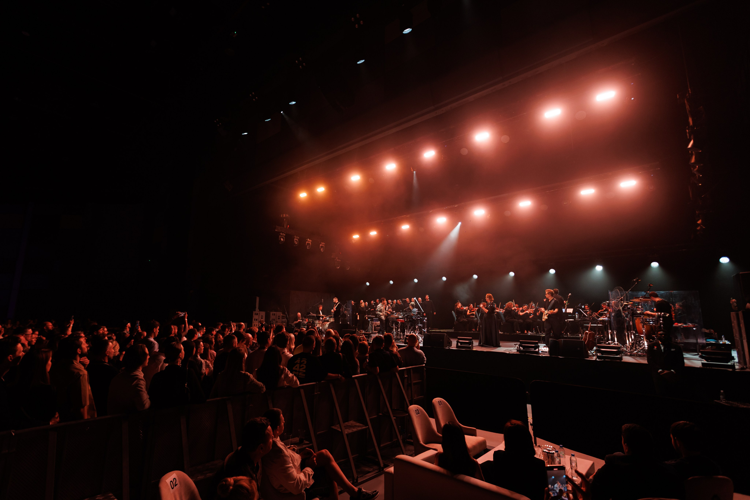 Concert Photography in Dubai — Anton Belyaev Live Performance. Evgen Yatsenko — Photographer in Dubai