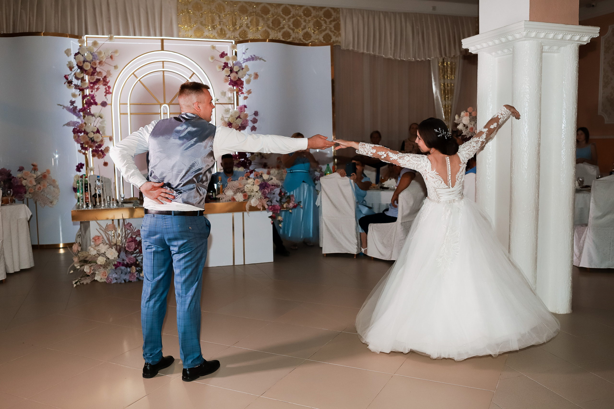 Владимир и Виолетта. Свадебный фотограф Евгения Фролова г. Каменск-Шахтинский, Донецк, Ростов