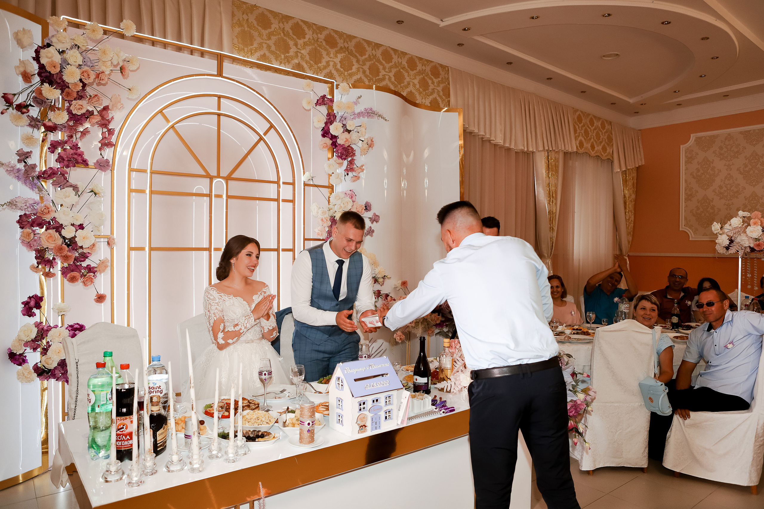 Владимир и Виолетта. Свадебный фотограф Евгения Фролова г. Каменск-Шахтинский, Донецк, Ростов