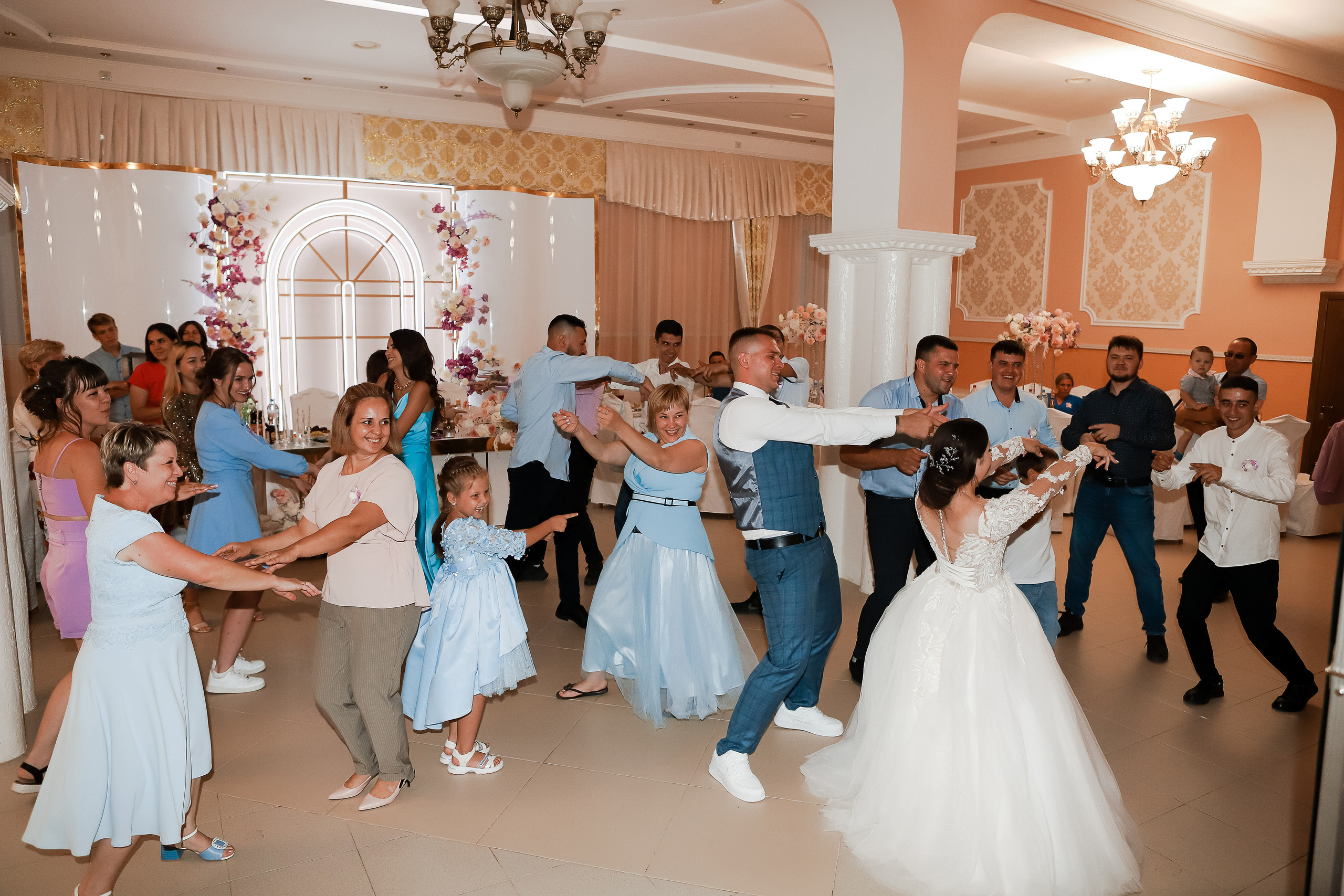 Владимир и Виолетта. Свадебный фотограф Евгения Фролова г. Каменск-Шахтинский, Донецк, Ростов