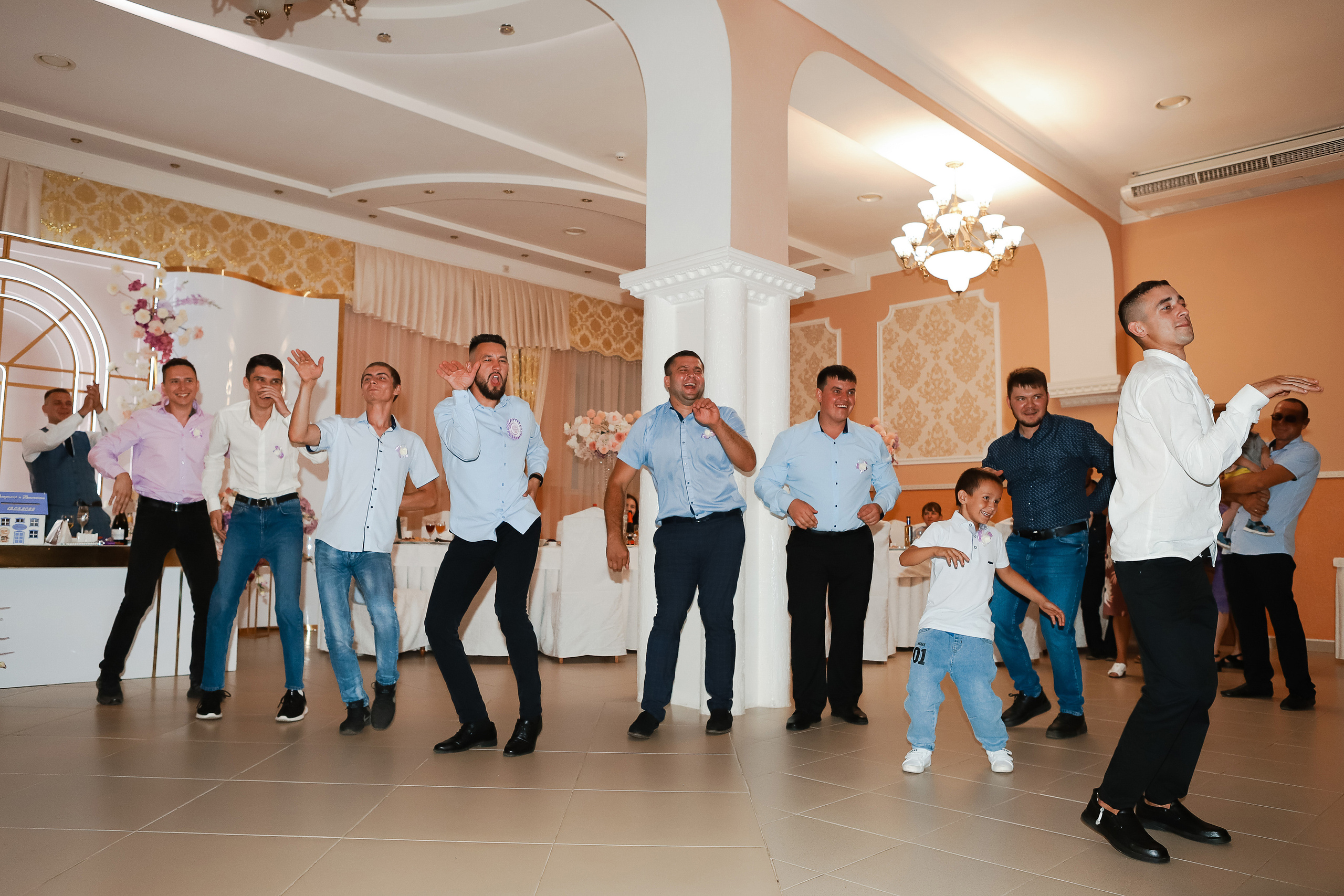 Владимир и Виолетта. Свадебный фотограф Евгения Фролова г. Каменск-Шахтинский, Донецк, Ростов