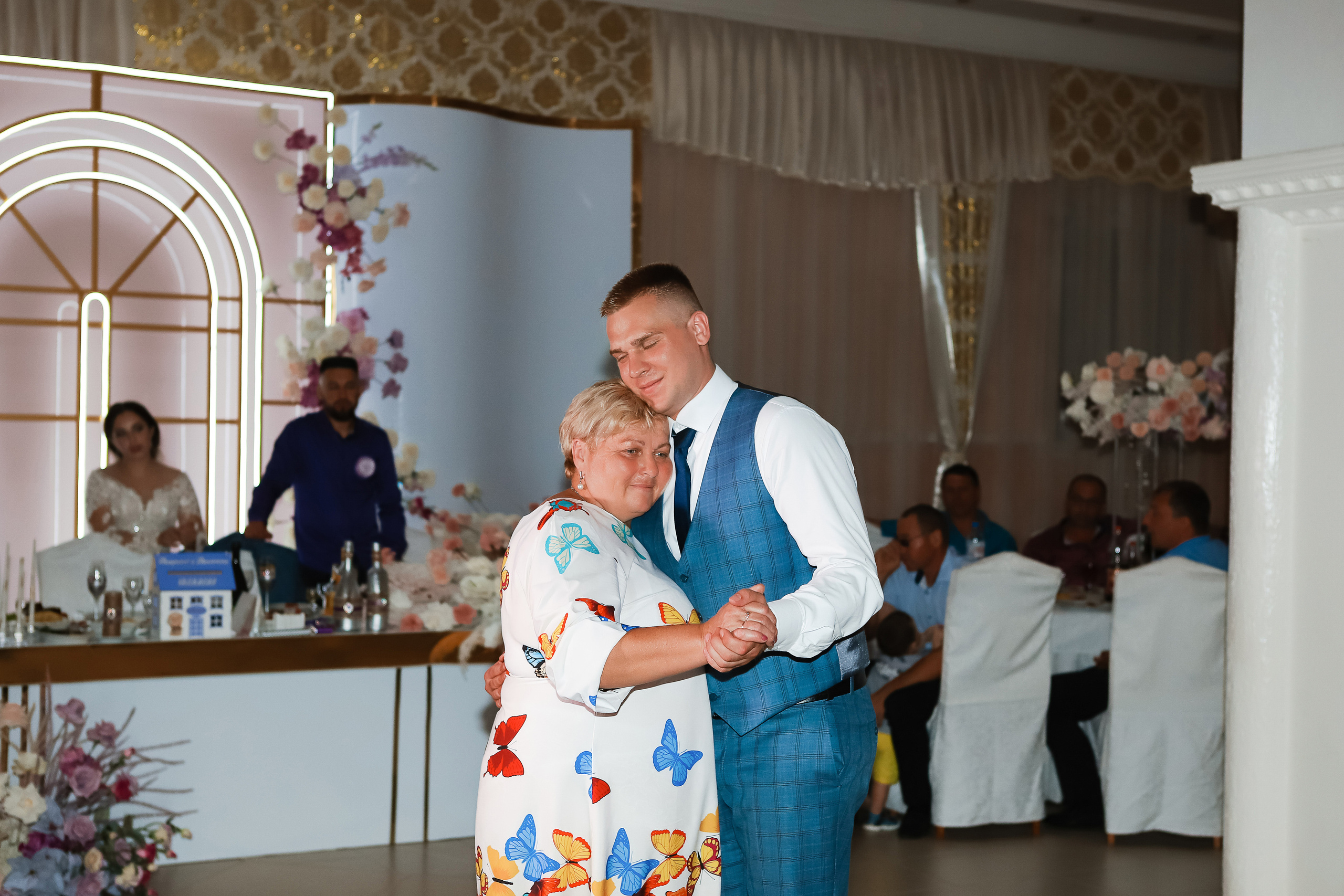 Владимир и Виолетта. Свадебный фотограф Евгения Фролова г. Каменск-Шахтинский, Донецк, Ростов