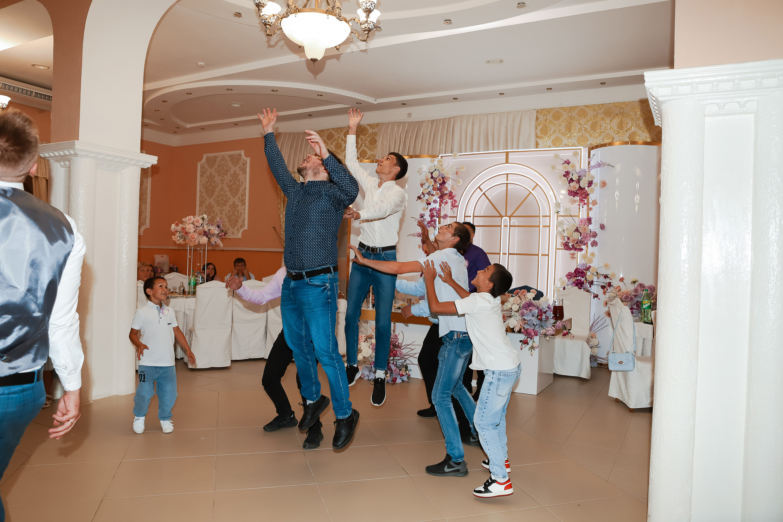 Владимир и Виолетта. Свадебный фотограф Евгения Фролова г. Каменск-Шахтинский, Донецк, Ростов