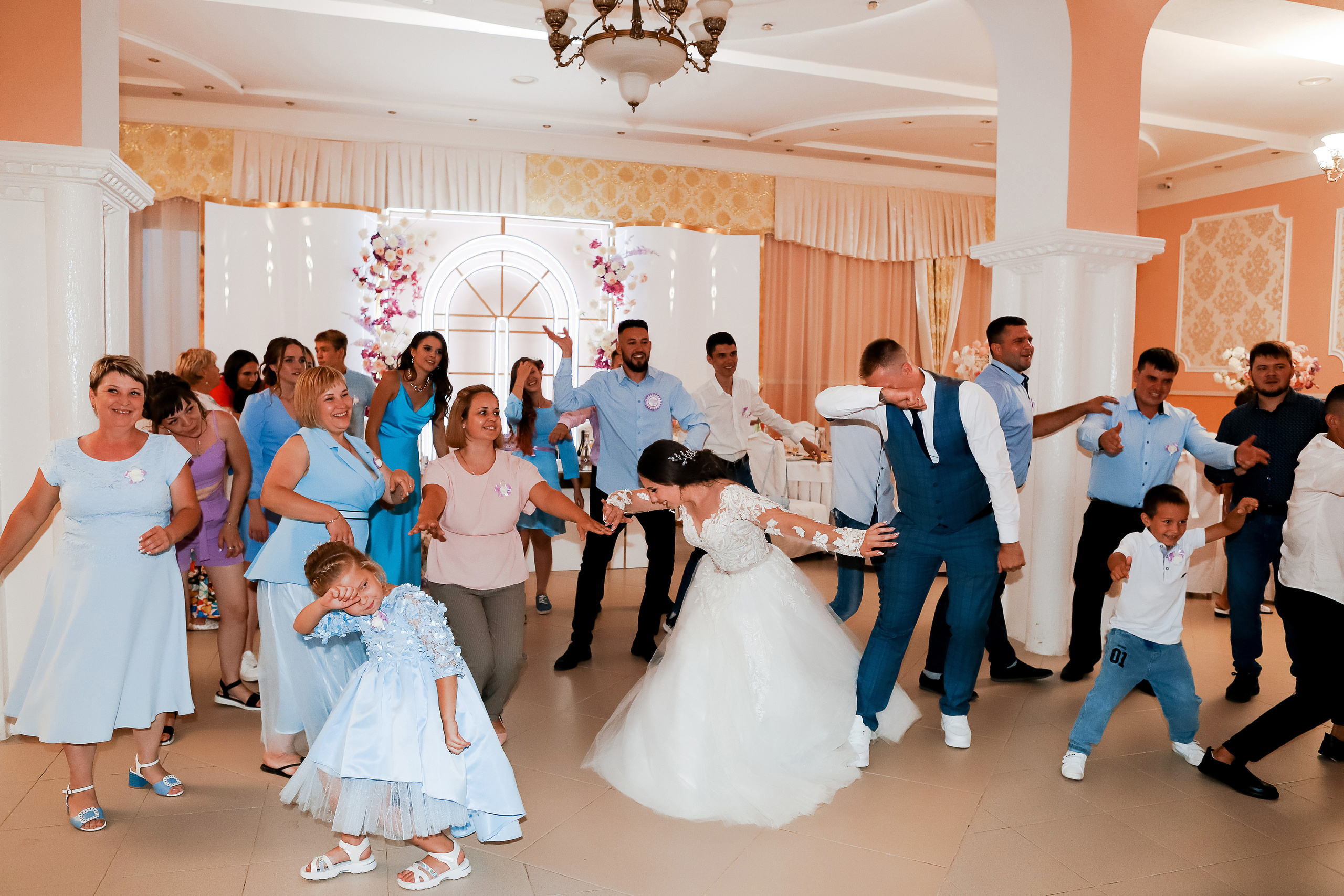 Владимир и Виолетта. Свадебный фотограф Евгения Фролова г. Каменск-Шахтинский, Донецк, Ростов