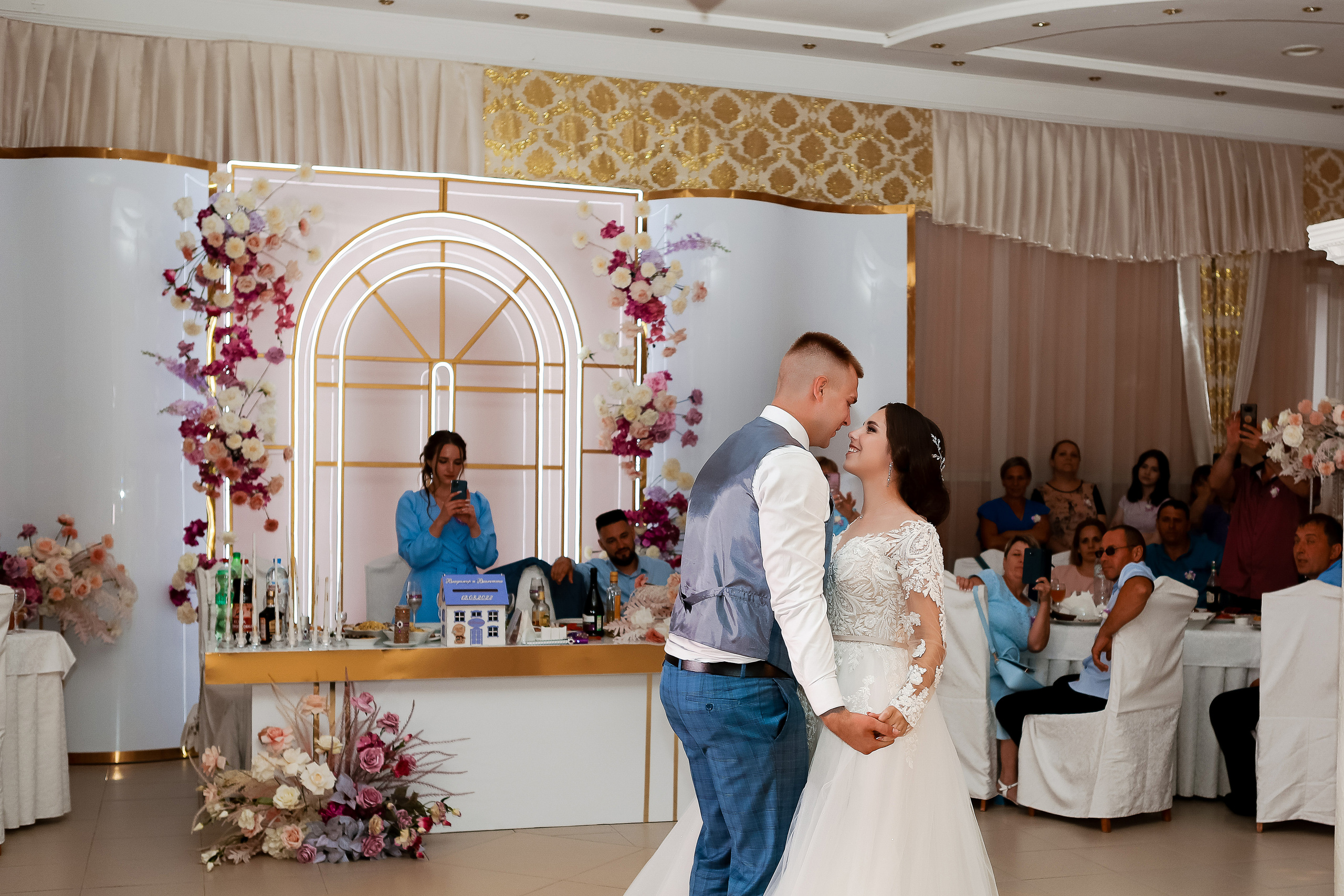 Владимир и Виолетта. Свадебный фотограф Евгения Фролова г. Каменск-Шахтинский, Донецк, Ростов