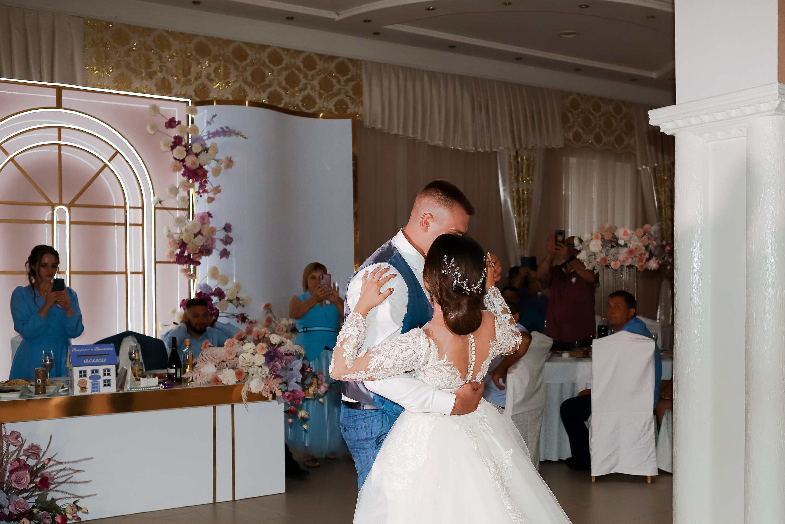 Владимир и Виолетта. Свадебный фотограф Евгения Фролова г. Каменск-Шахтинский, Донецк, Ростов