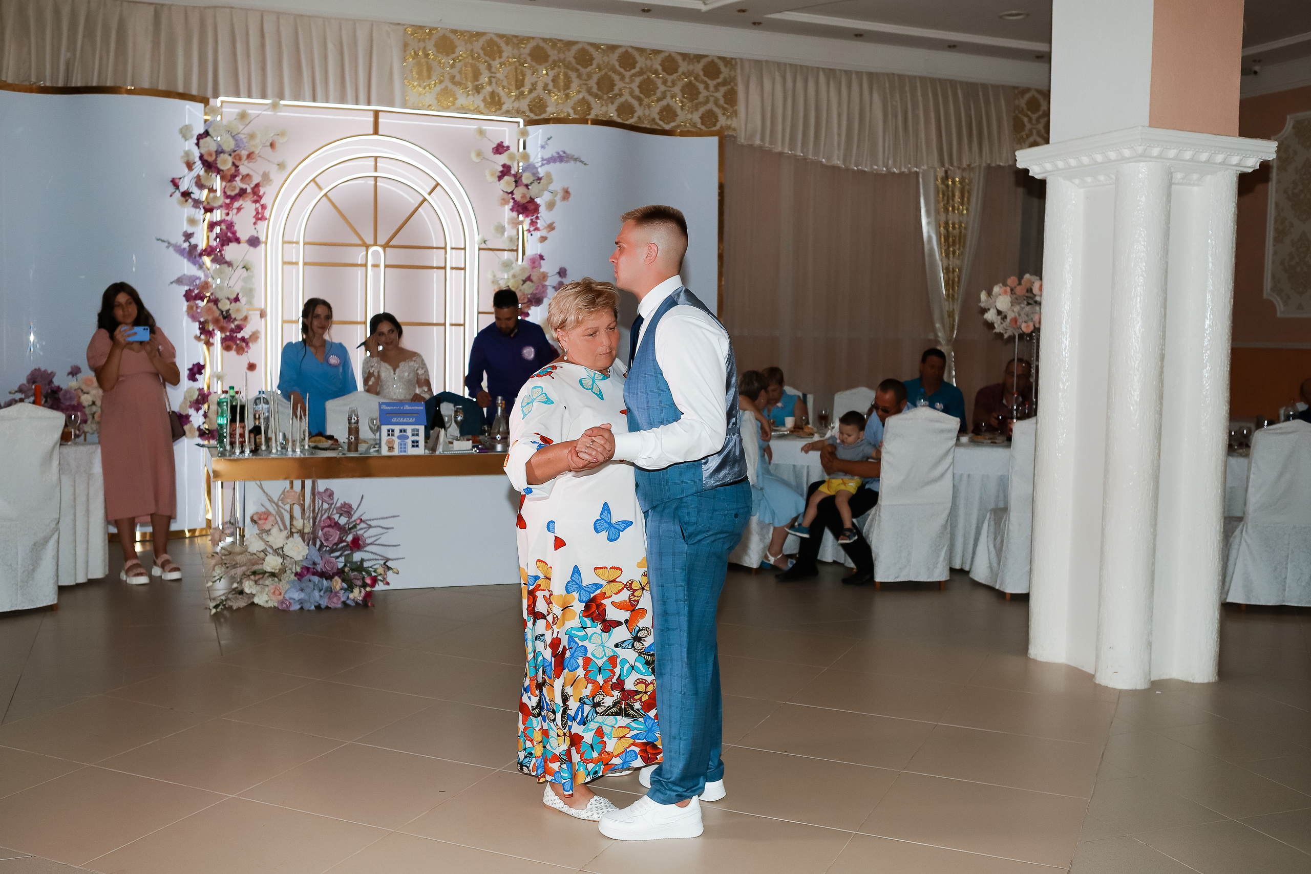 Владимир и Виолетта. Свадебный фотограф Евгения Фролова г. Каменск-Шахтинский, Донецк, Ростов