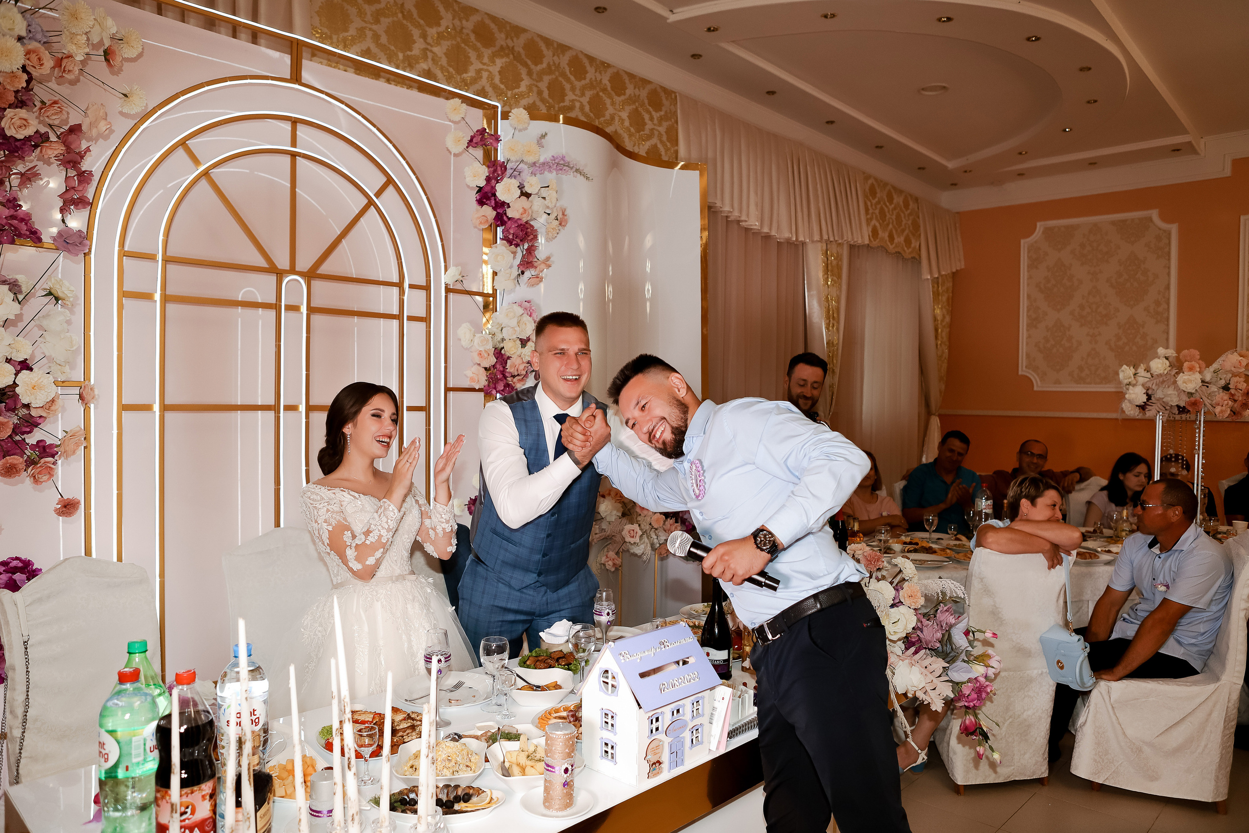 Владимир и Виолетта. Свадебный фотограф Евгения Фролова г. Каменск-Шахтинский, Донецк, Ростов