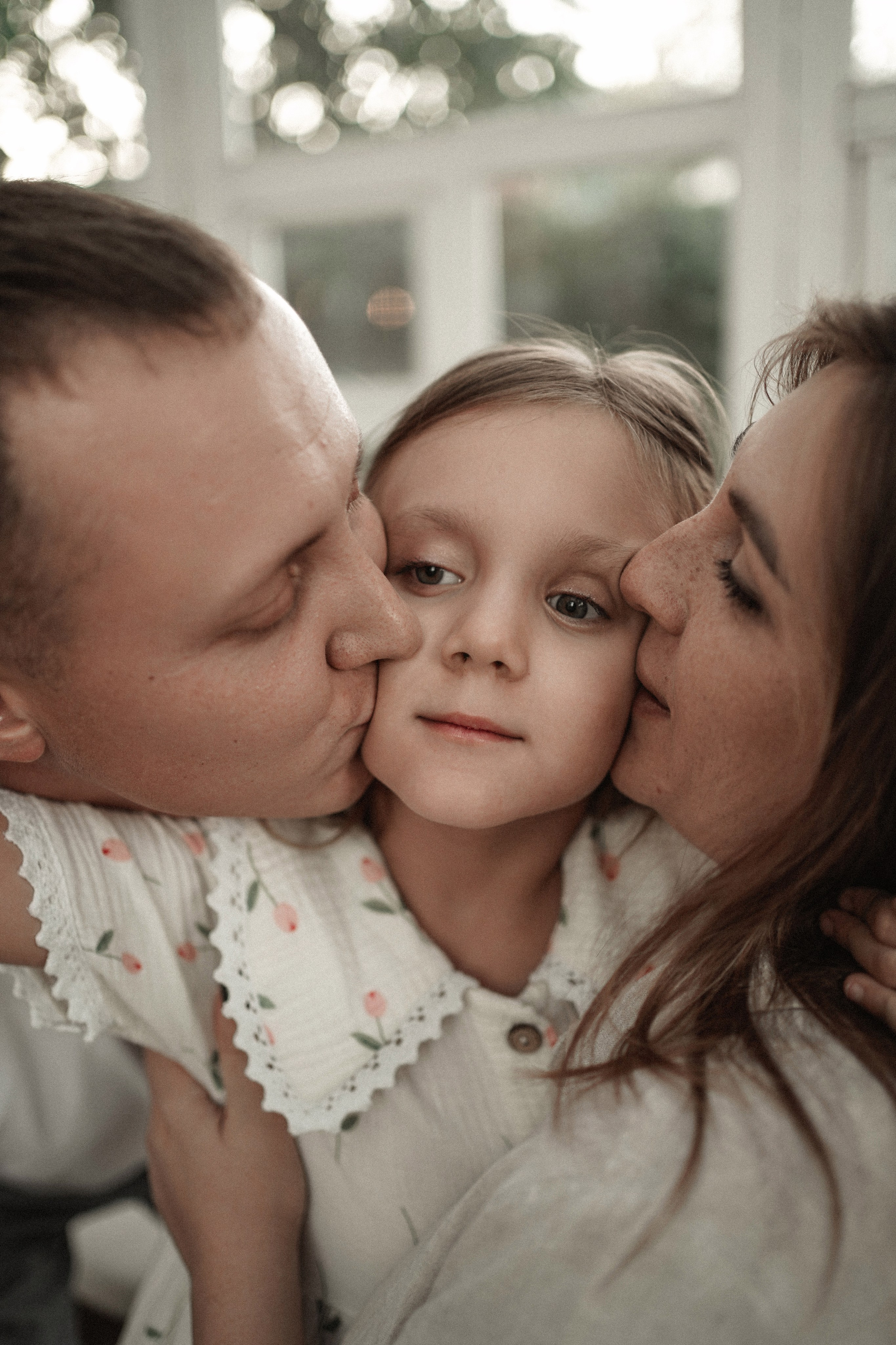Семейный и свадебный фотограф в Ростове. Широкий спектр локаций. Свадебный фотограф в Ростове-на-Дону. Таинство Крещения и Венчания, семейные фотосессии. Алёна Чёботова
