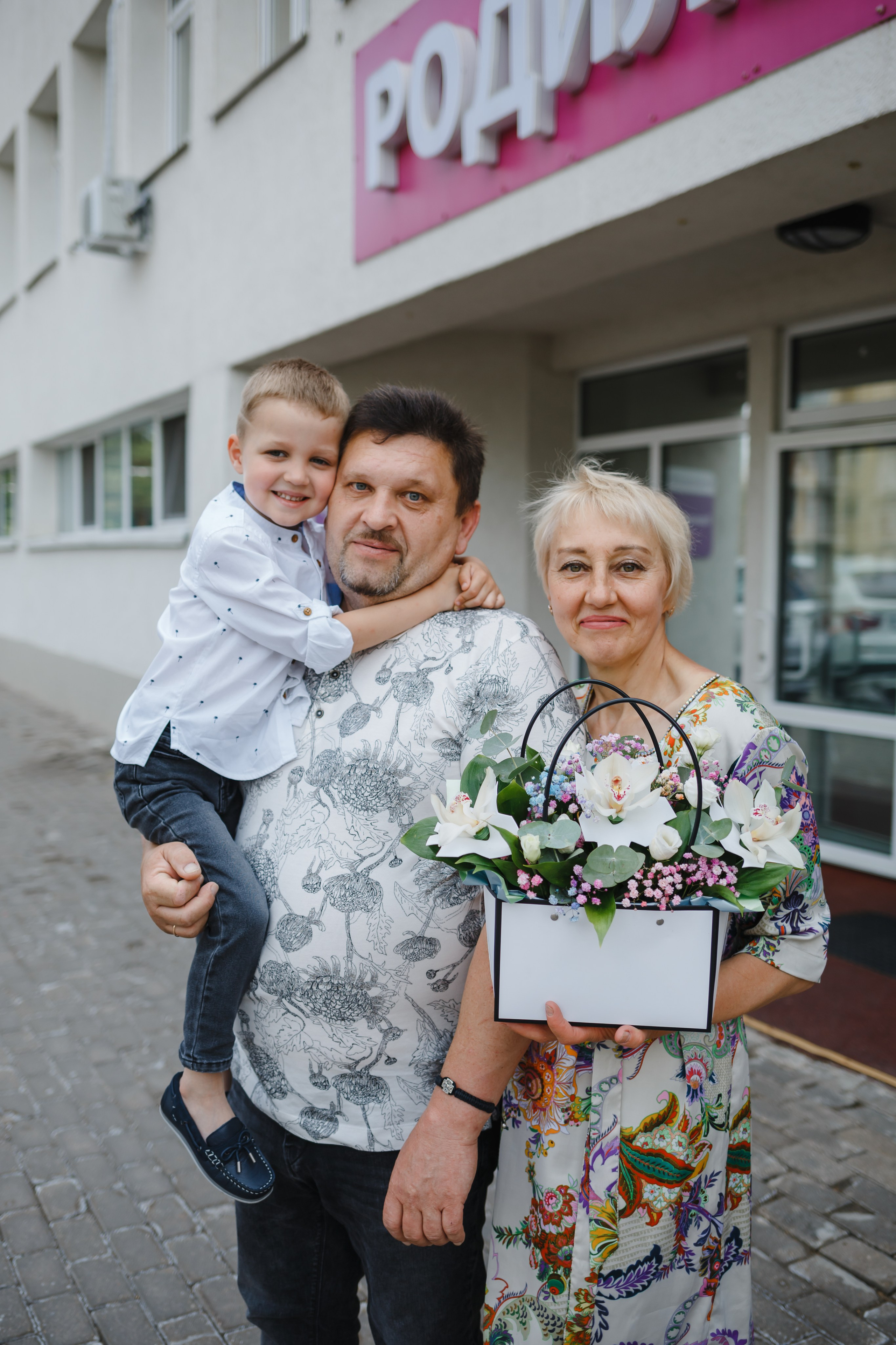 Выписка Анны с малышом Федором. Семейный фотограф Николаева Ольга