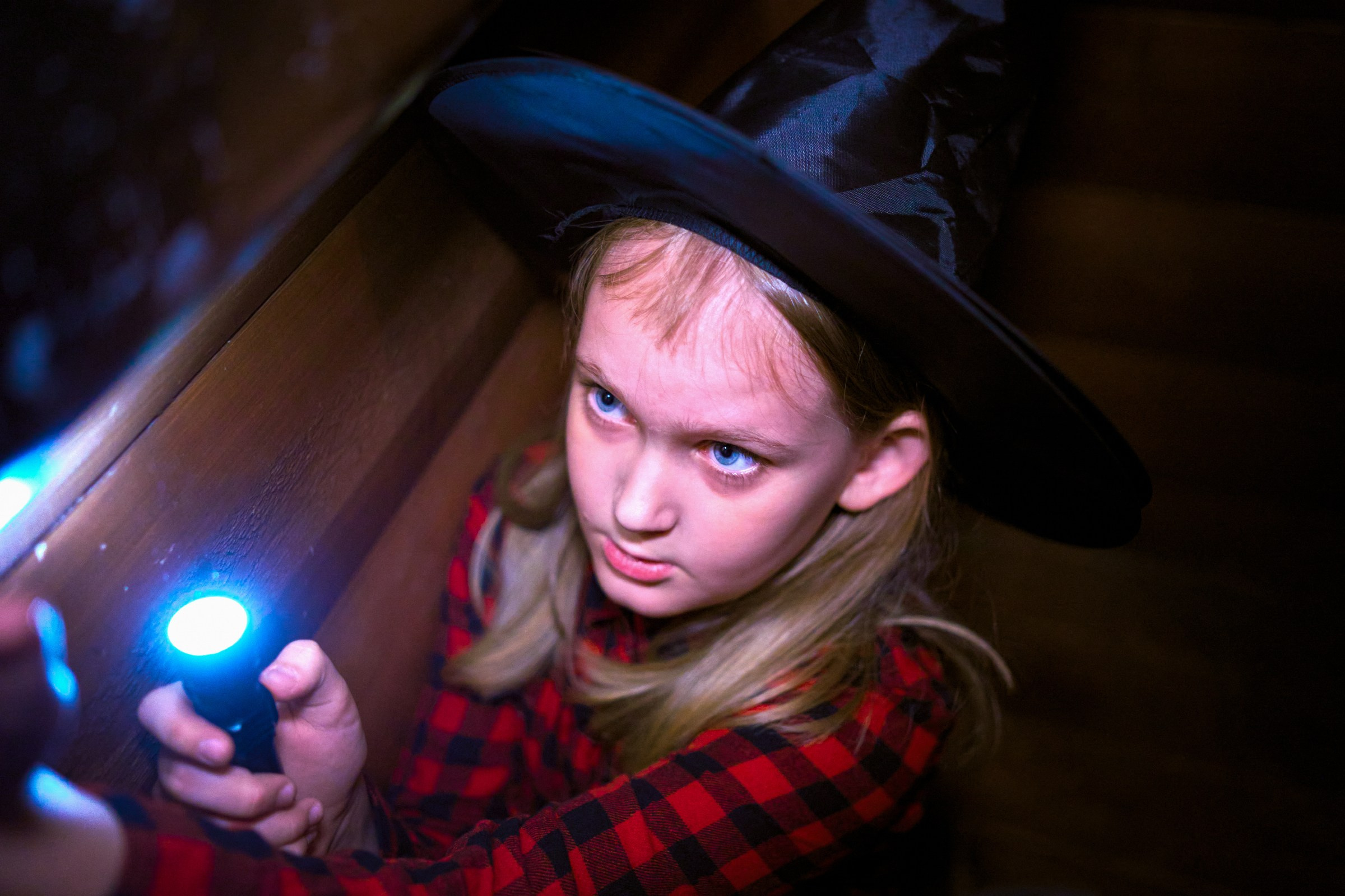 Репортажная фотосъёмка квеста ФастУМгейМ — дети разгадывают загадки