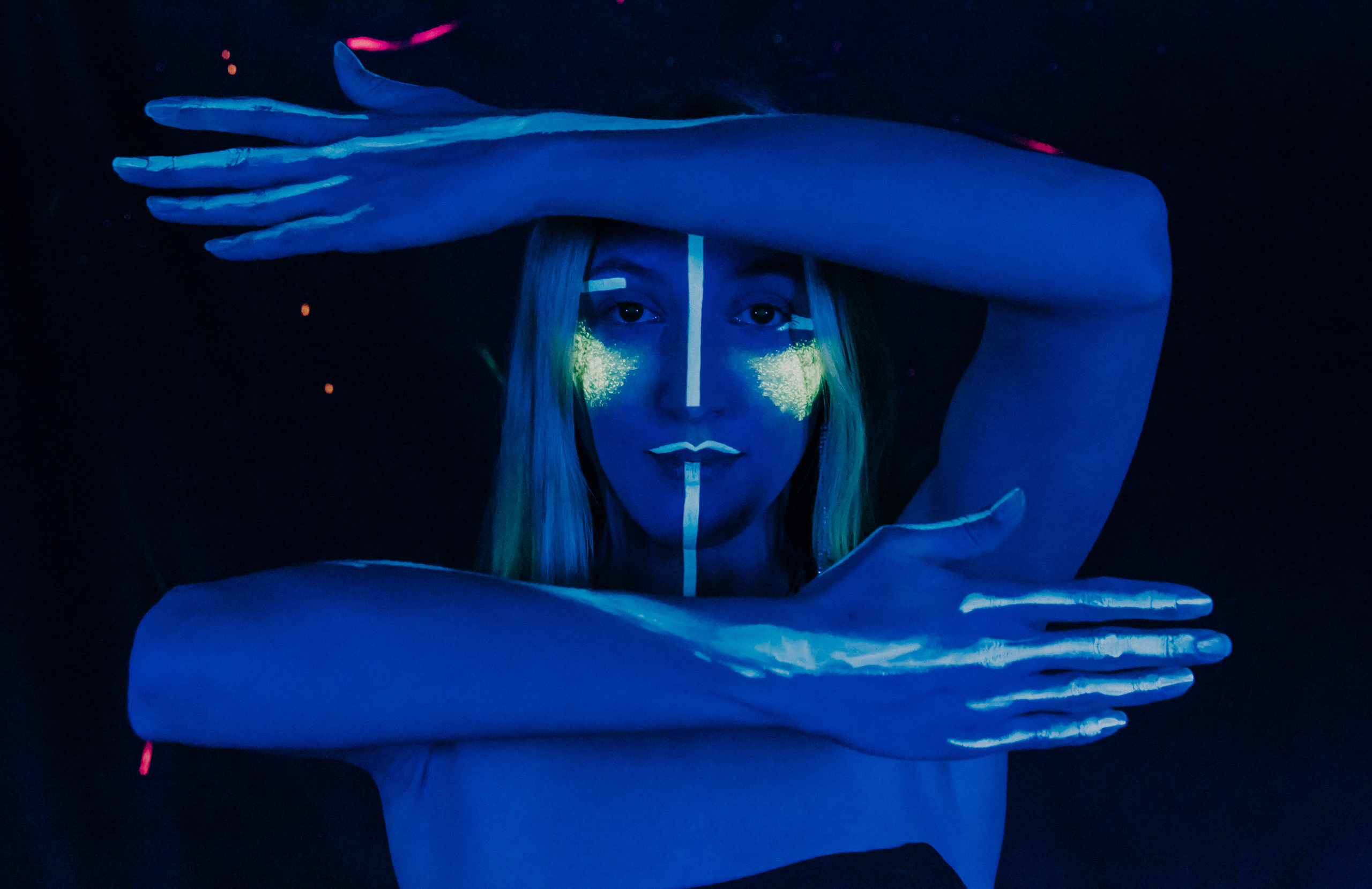 Неоновый девичник. Главная