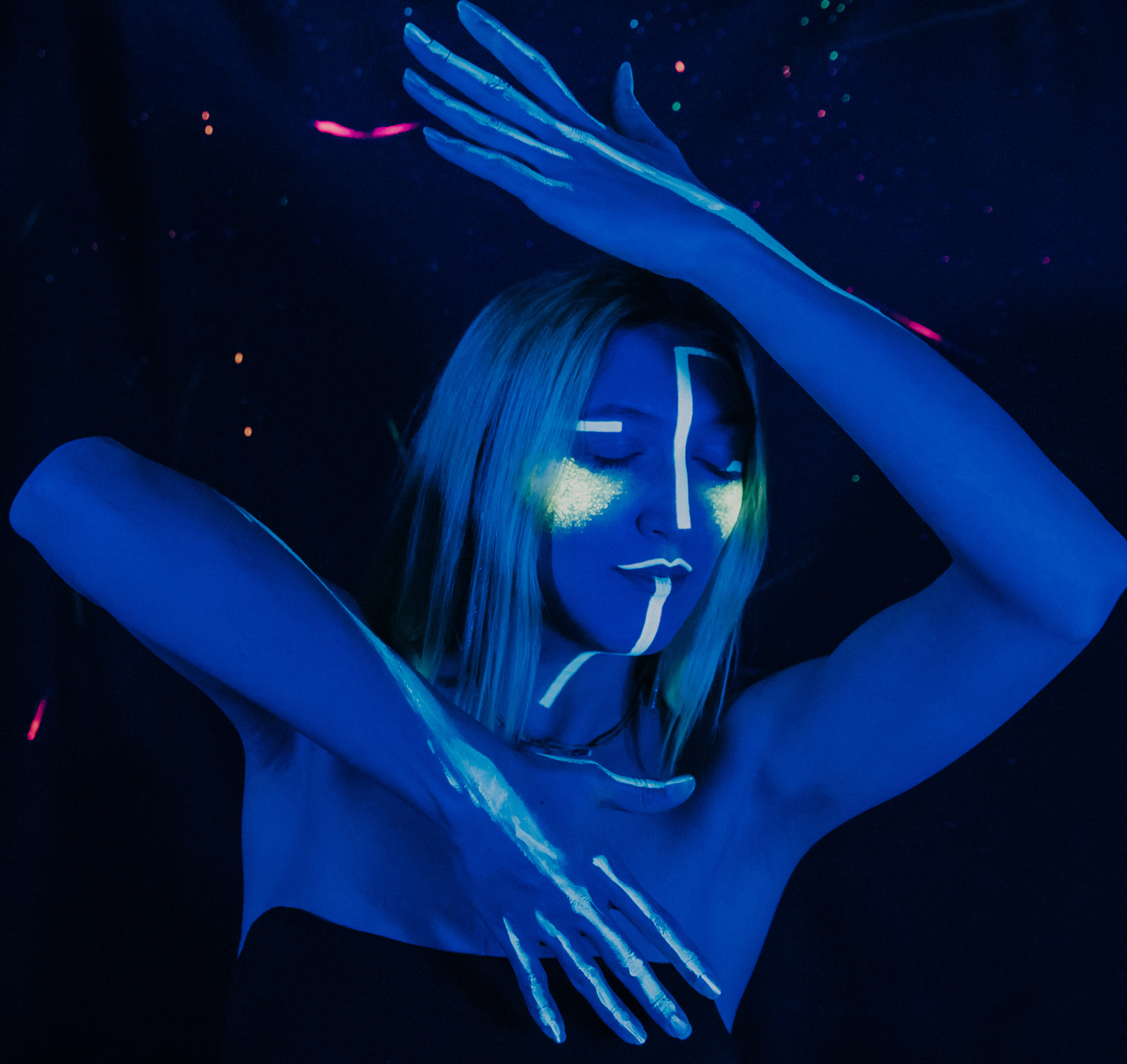 Неоновый девичник. Главная