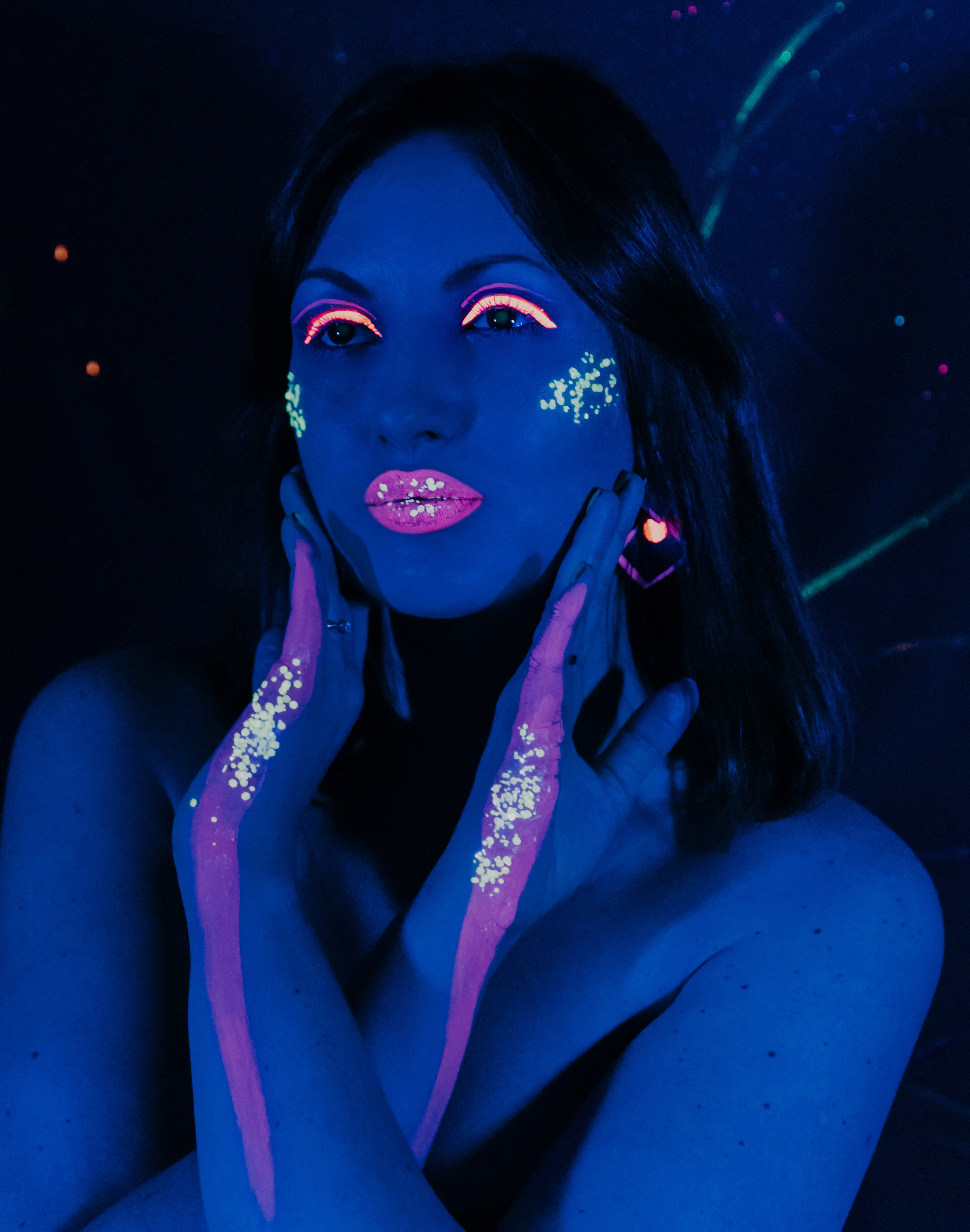 Неоновый девичник. Главная