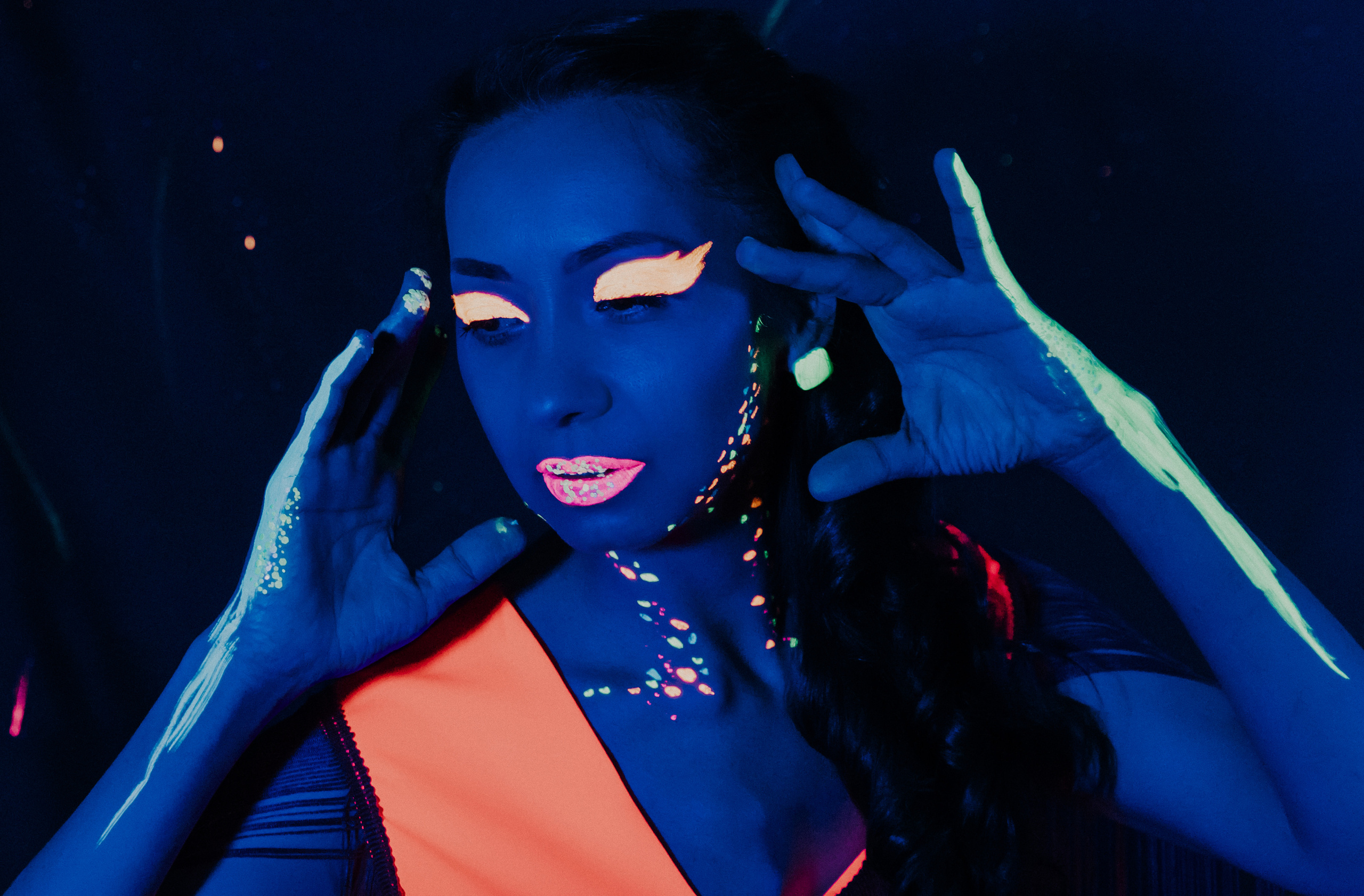 Неоновый девичник. Главная