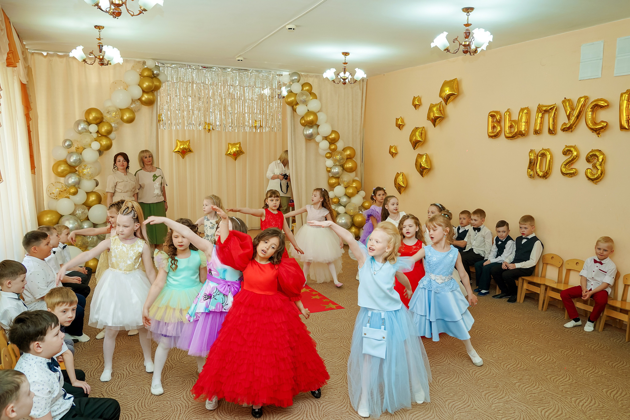 Фотосъемка видеосъёмка фотограф видеооператор новогодних утренников  в. Фотограф, видеооператор Нина Коршунова