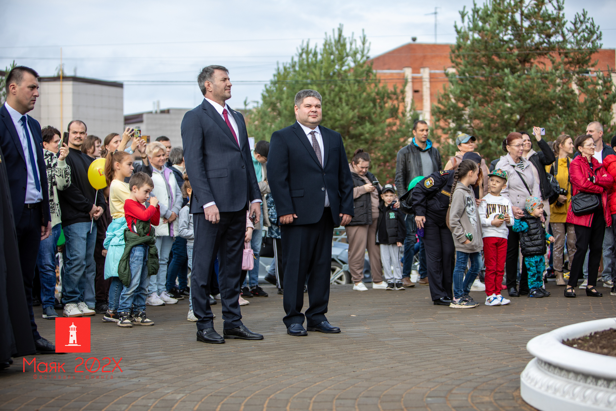 Отрадное, День города. Автомобильная фотография в Санкт-Петербурге