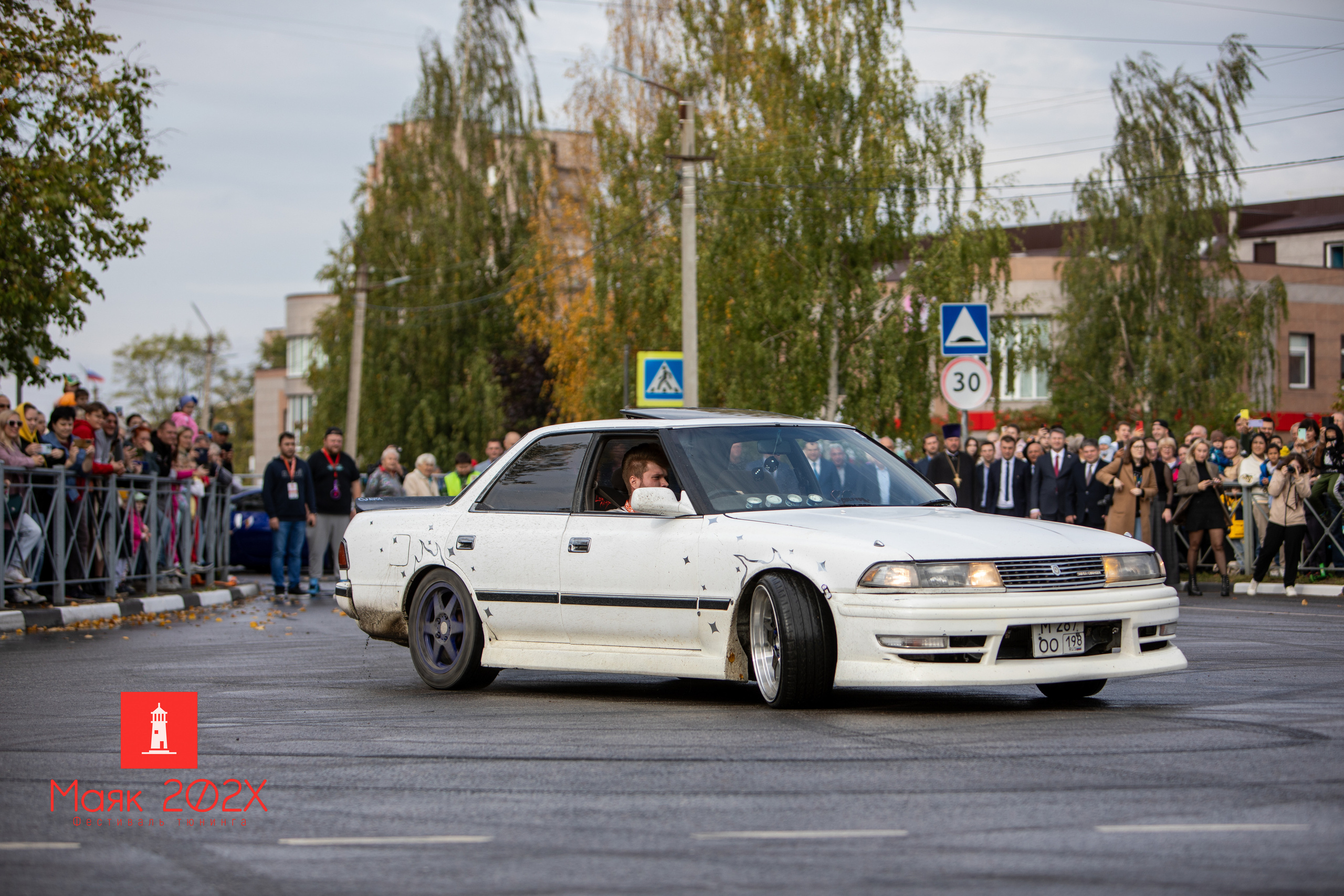 Отрадное, День города. Автомобильная фотография в Санкт-Петербурге