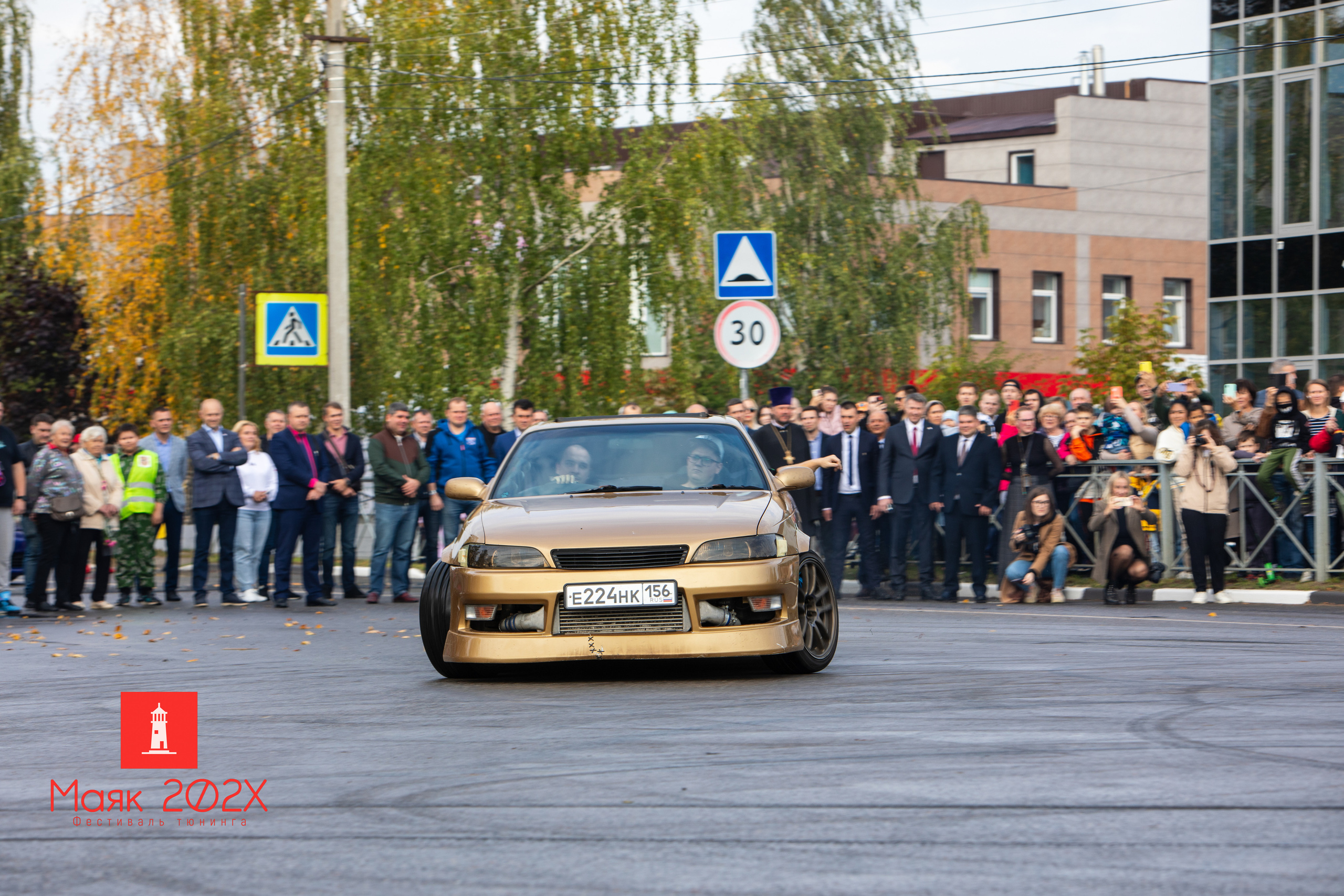 Отрадное, День города. Автомобильная фотография в Санкт-Петербурге