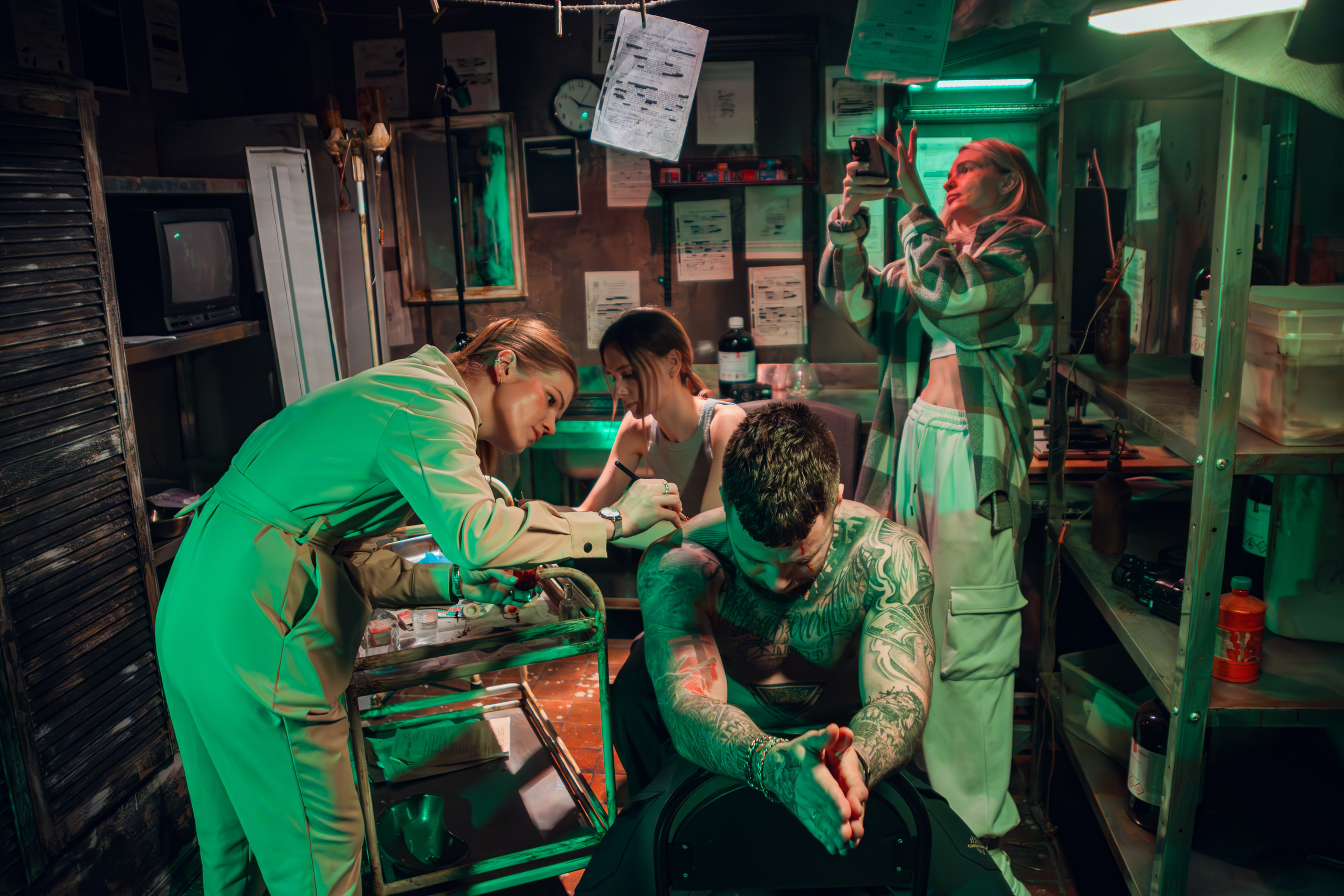 Бэкстейджи. Страница