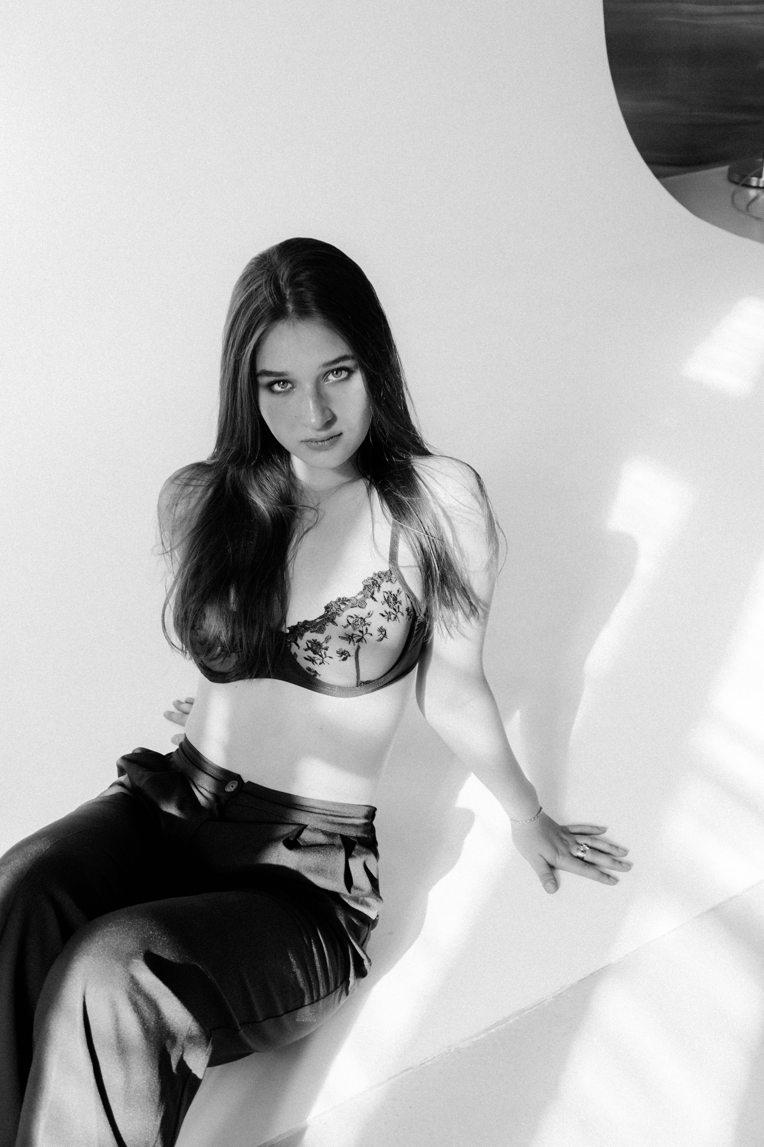 Alisa. Я — Алёна и я фотографирую красиво (е)